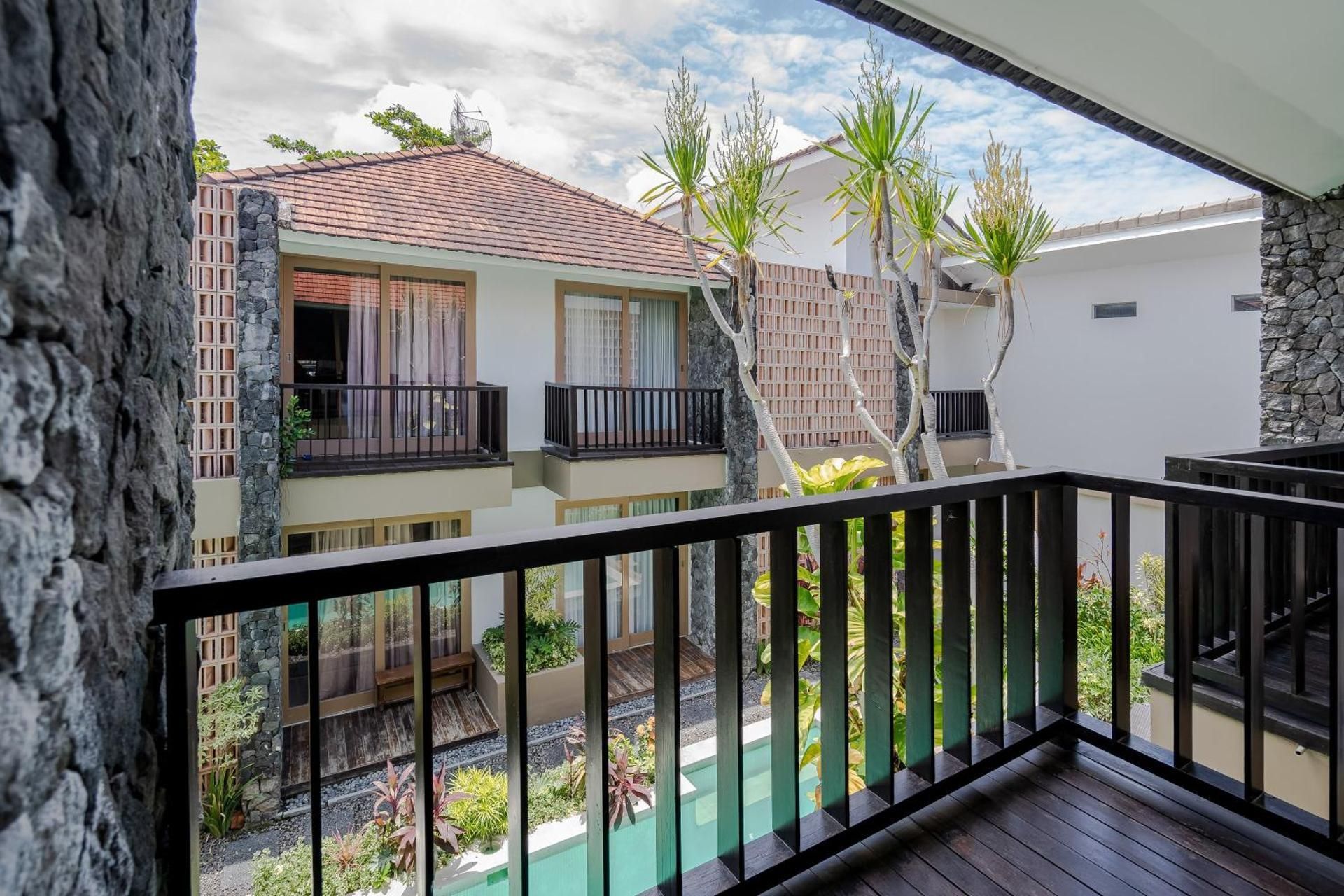 Deluxe Room with Pool View