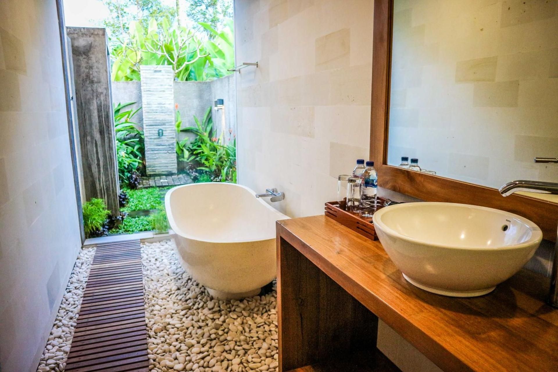 Two-Bedroom Pool Villa with Free 1x Floating Breakfast