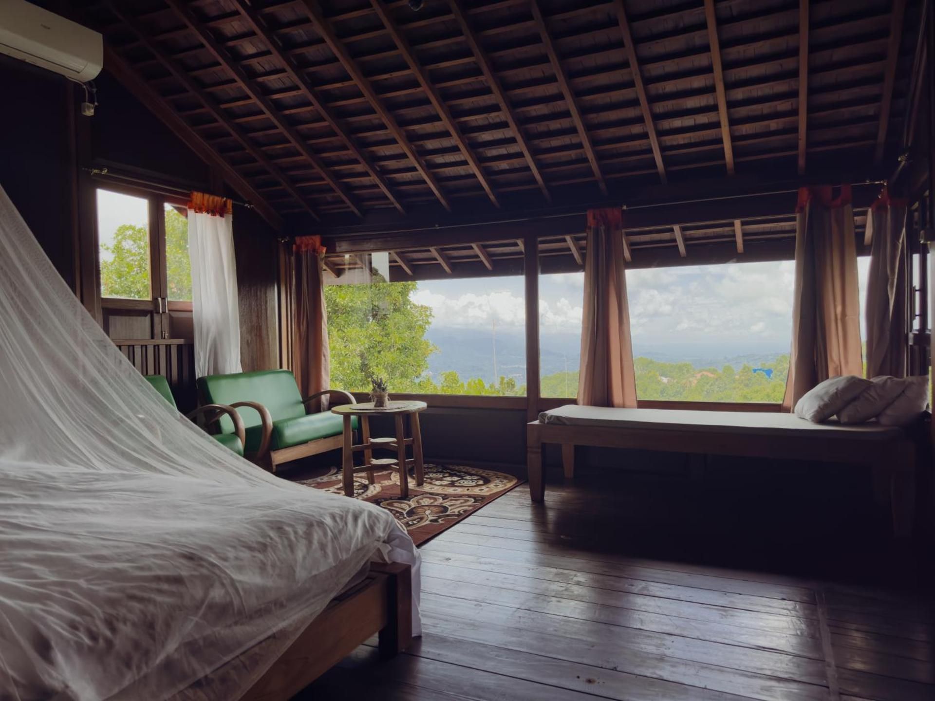 Deluxe Double or Twin Room with Mountain View