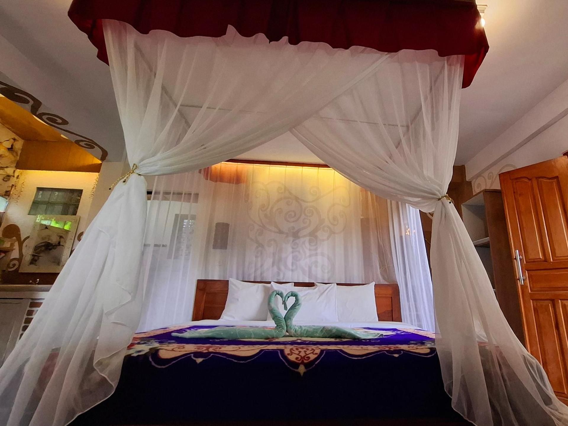 King Room with Mountain View