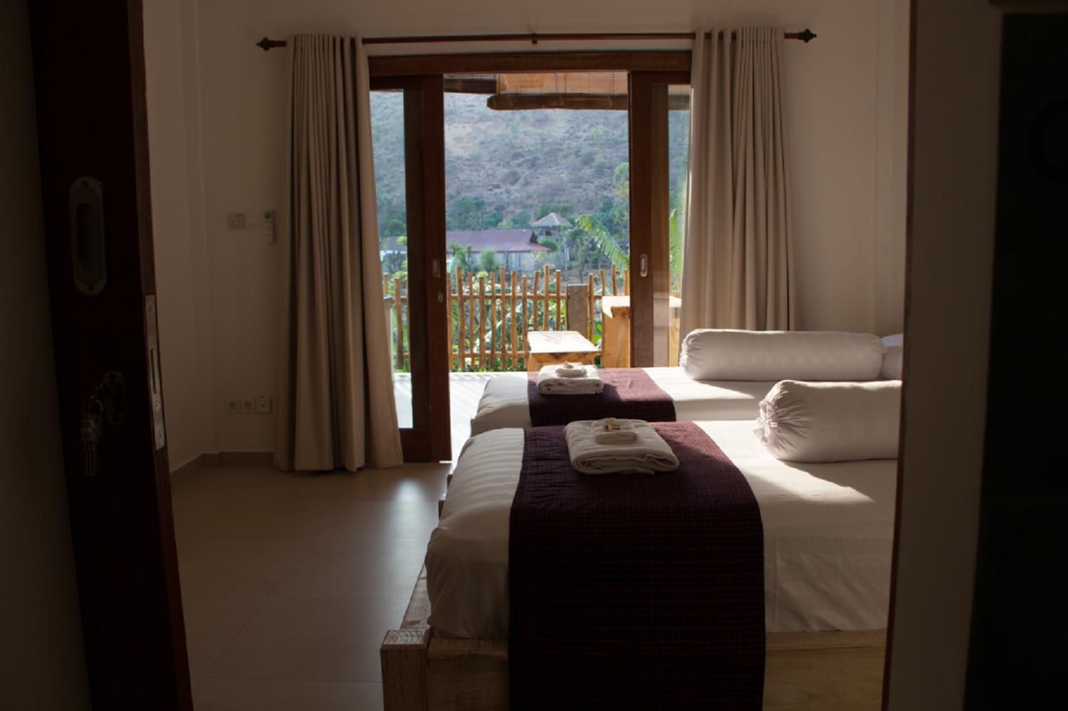 Apartment with Mountain View