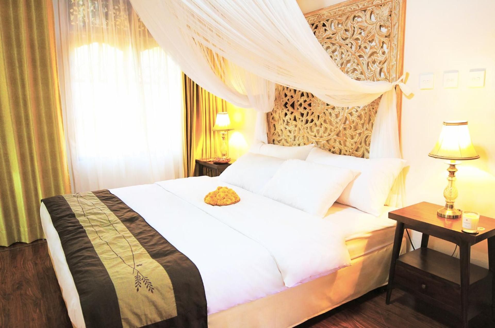 Junior Suite with Pool View