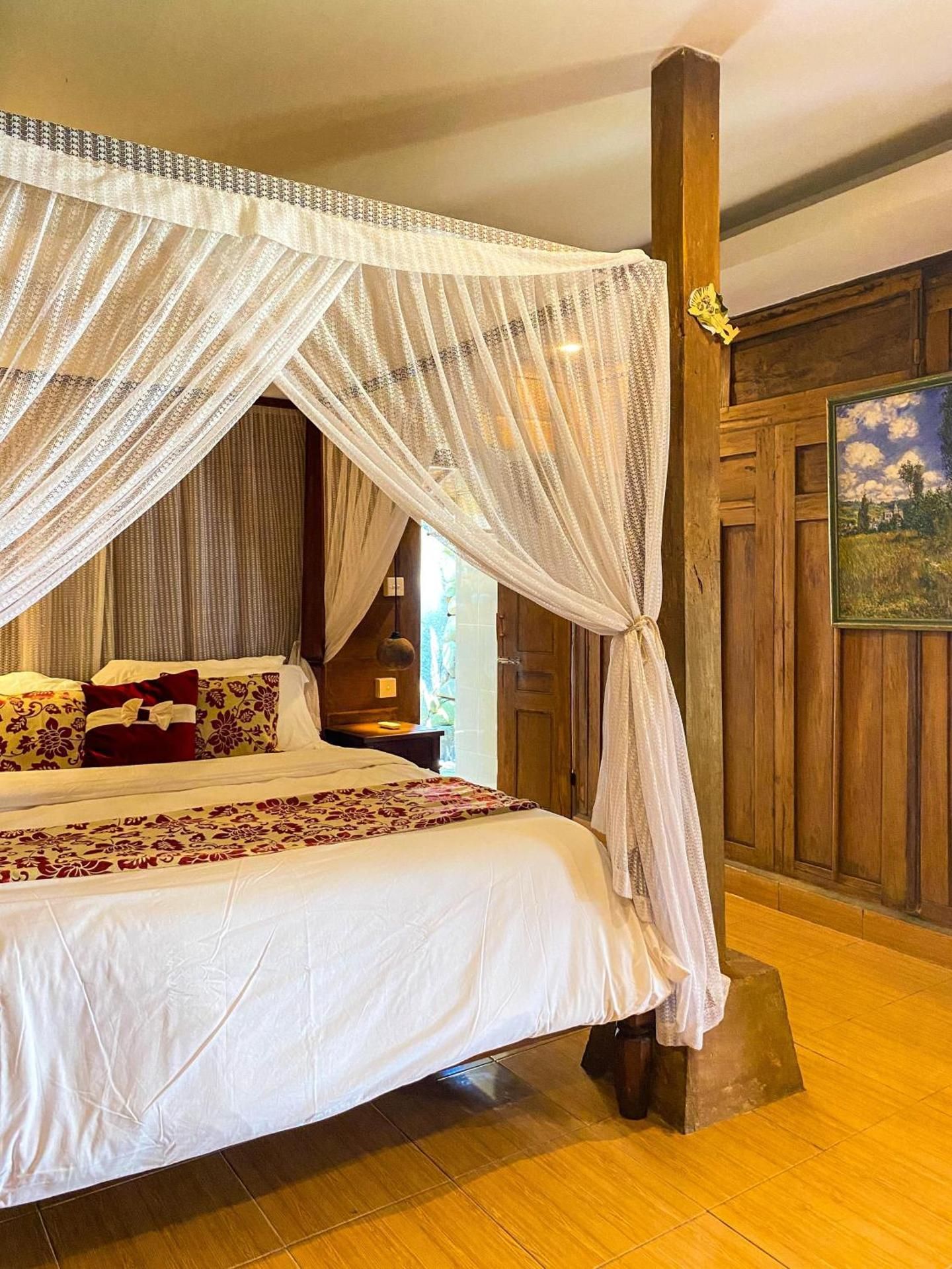 Double Room with Private Bathroom
