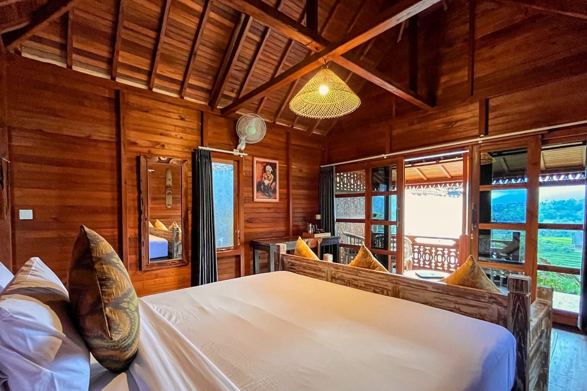 Suite with Mountain View