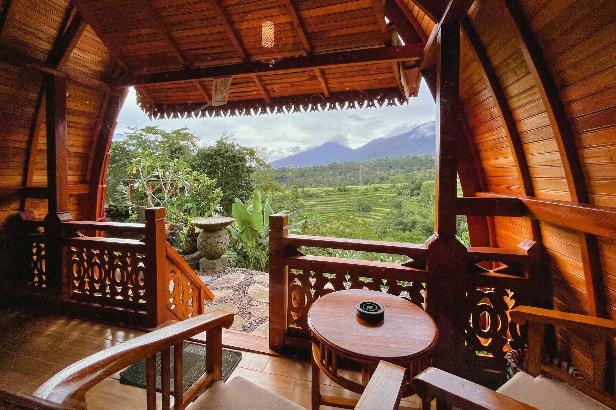 Lumbung Villa with Mountain View