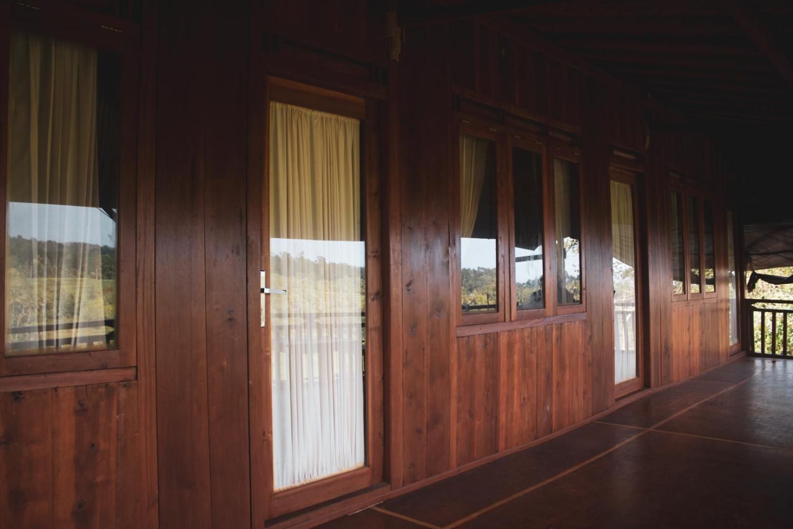 Standard Twin Room with Mountain View