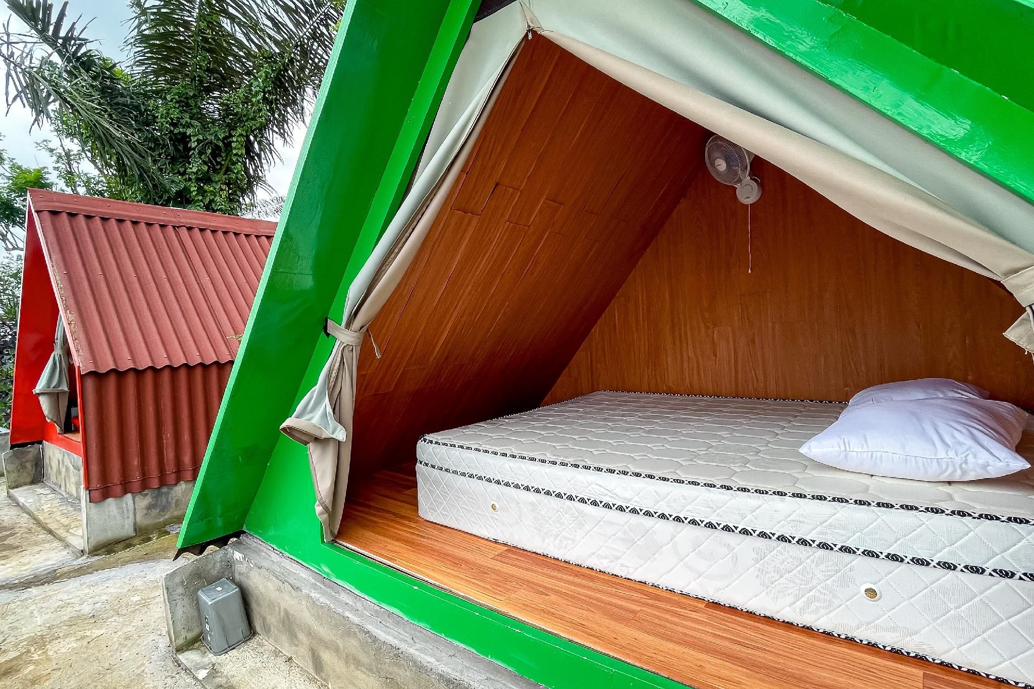 Rainbow Glamping Standard Room