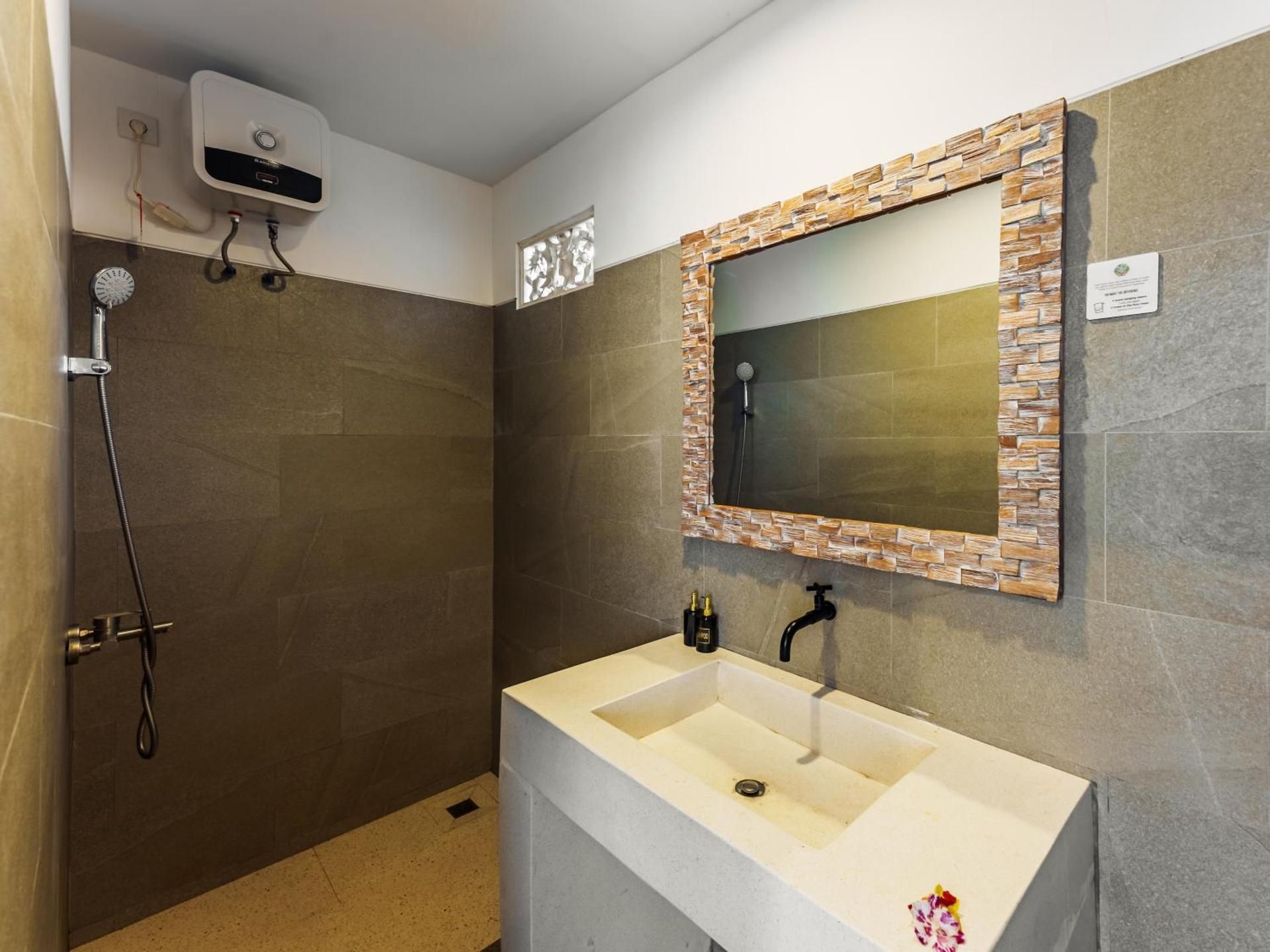 Bed in 6-Bed Mixed Dormitory Room