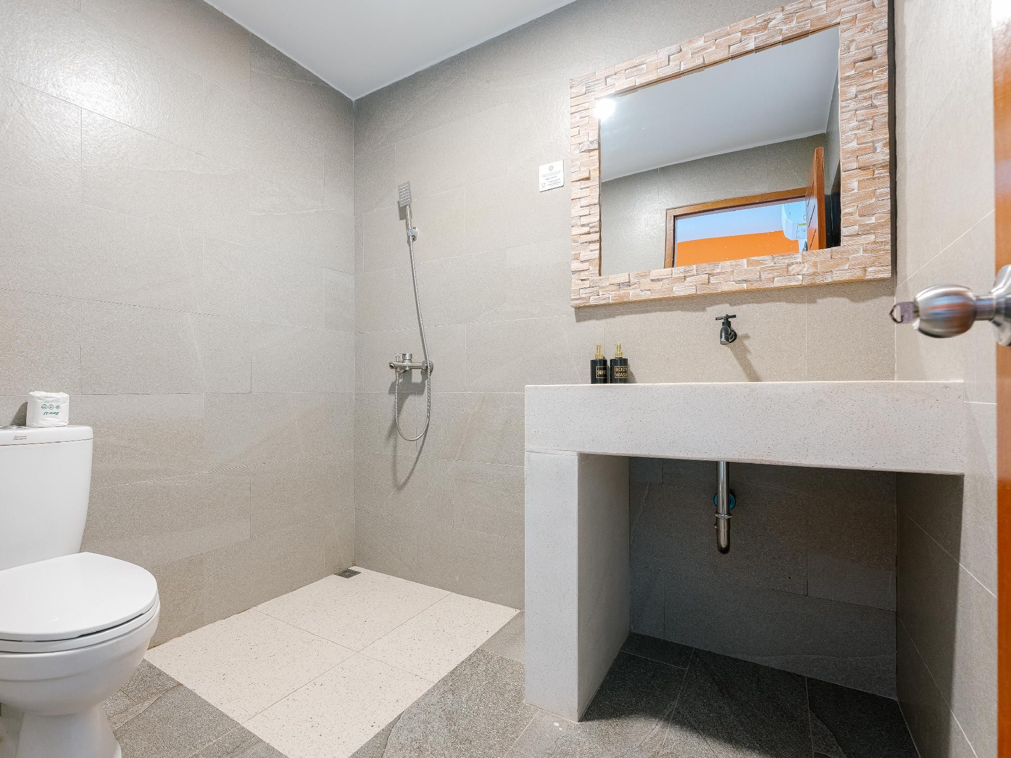 Deluxe Twin Room Type A