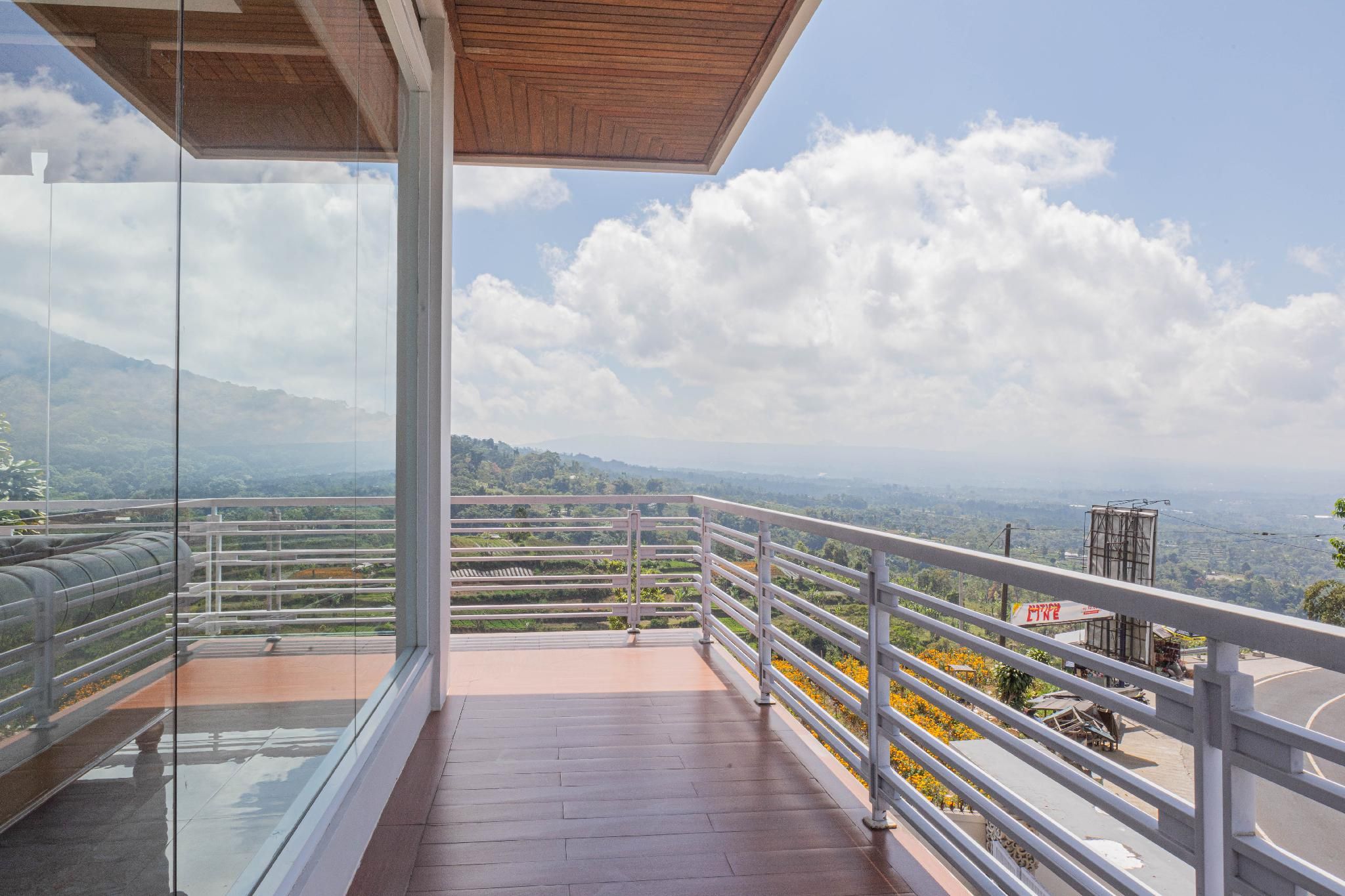 Deluxe Family Balcony