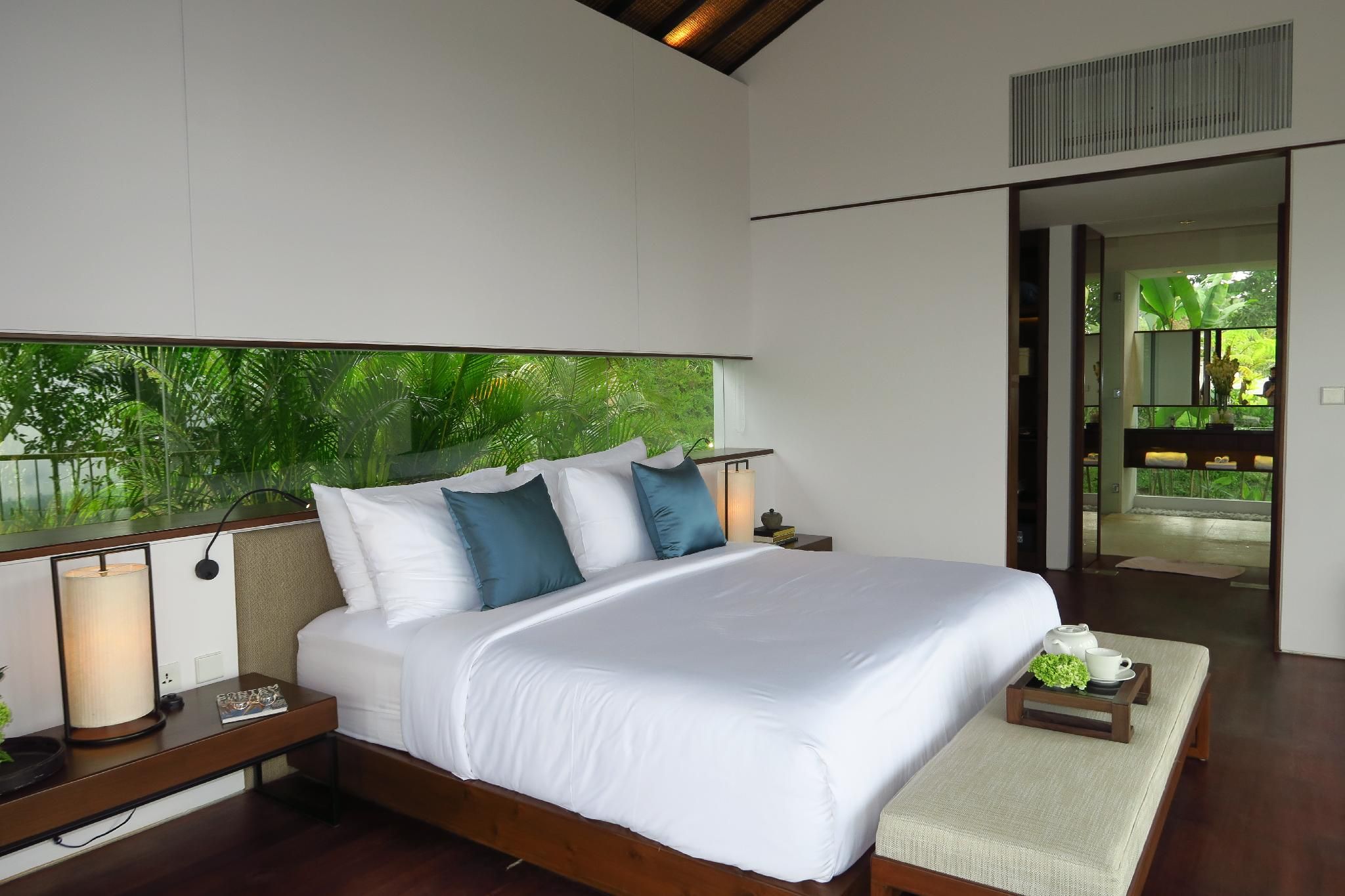 5-Bedroom Luxury Villa with Private Pool