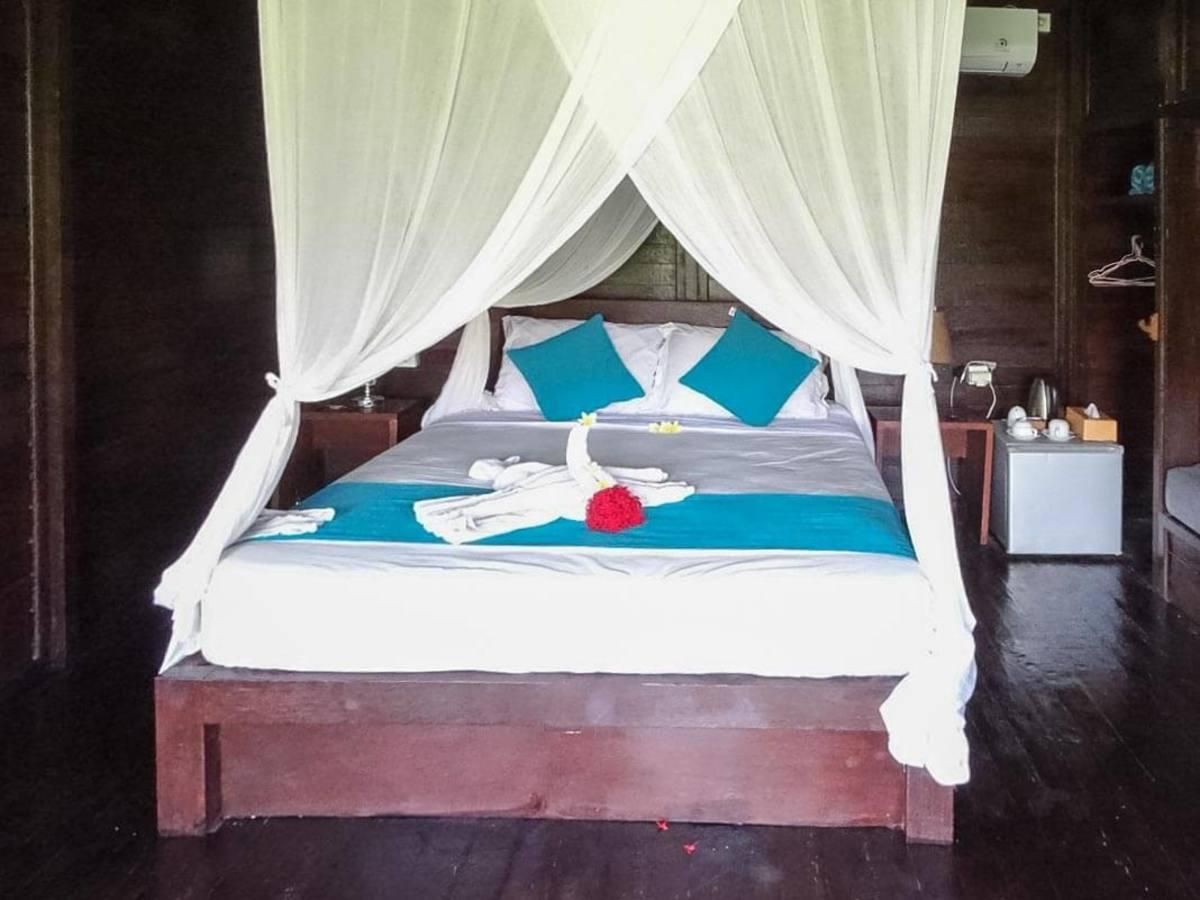 Deluxe Room with Pool View