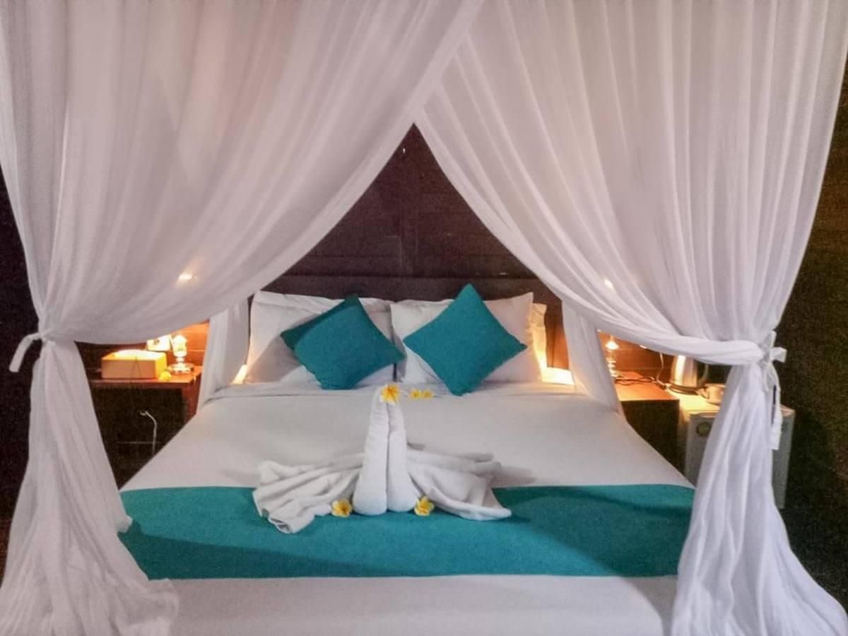 Deluxe Room with Pool View