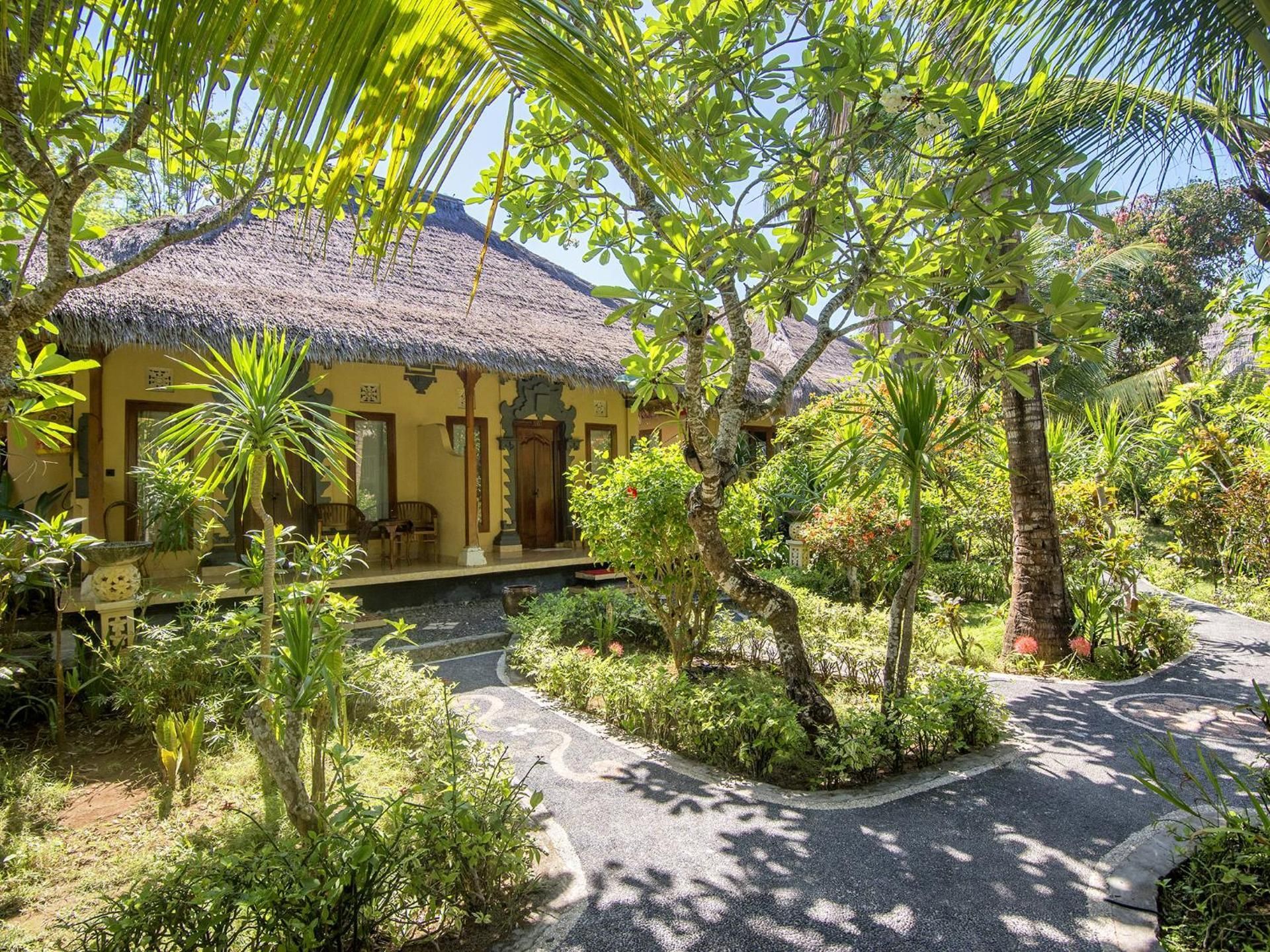 Mushroom Beach Bungalow