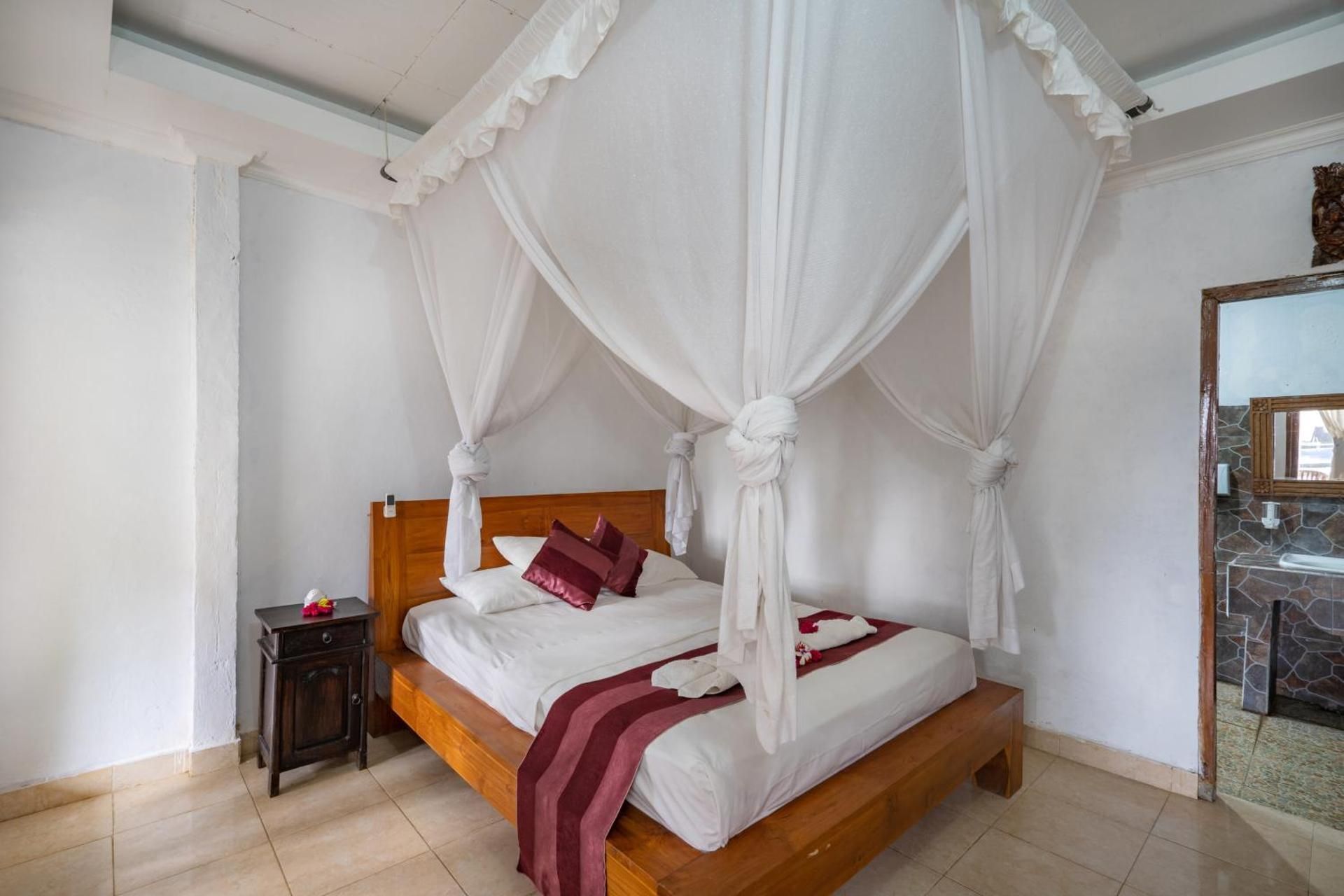 Mushroom Beach Bungalow