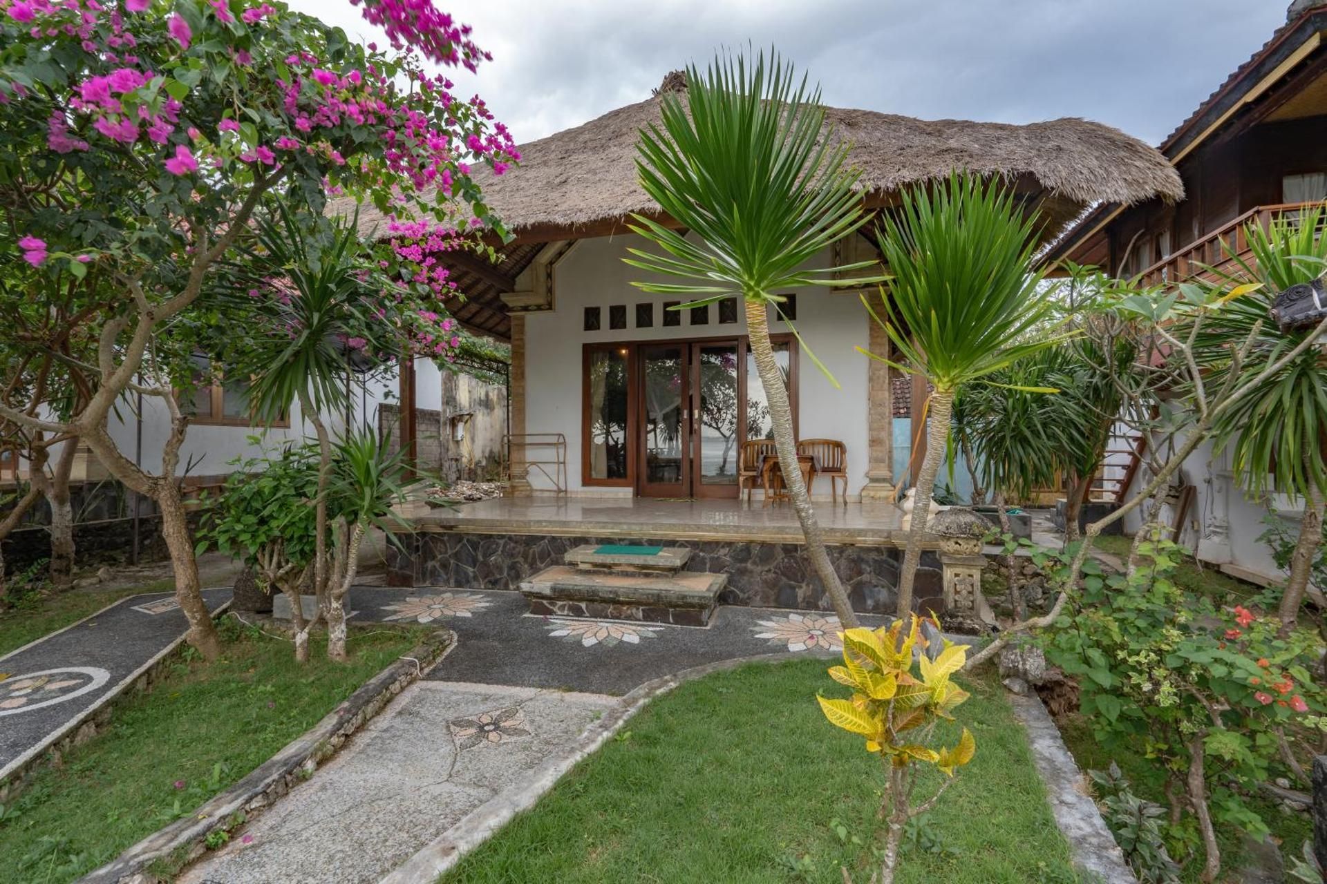 Mushroom Beach Bungalow