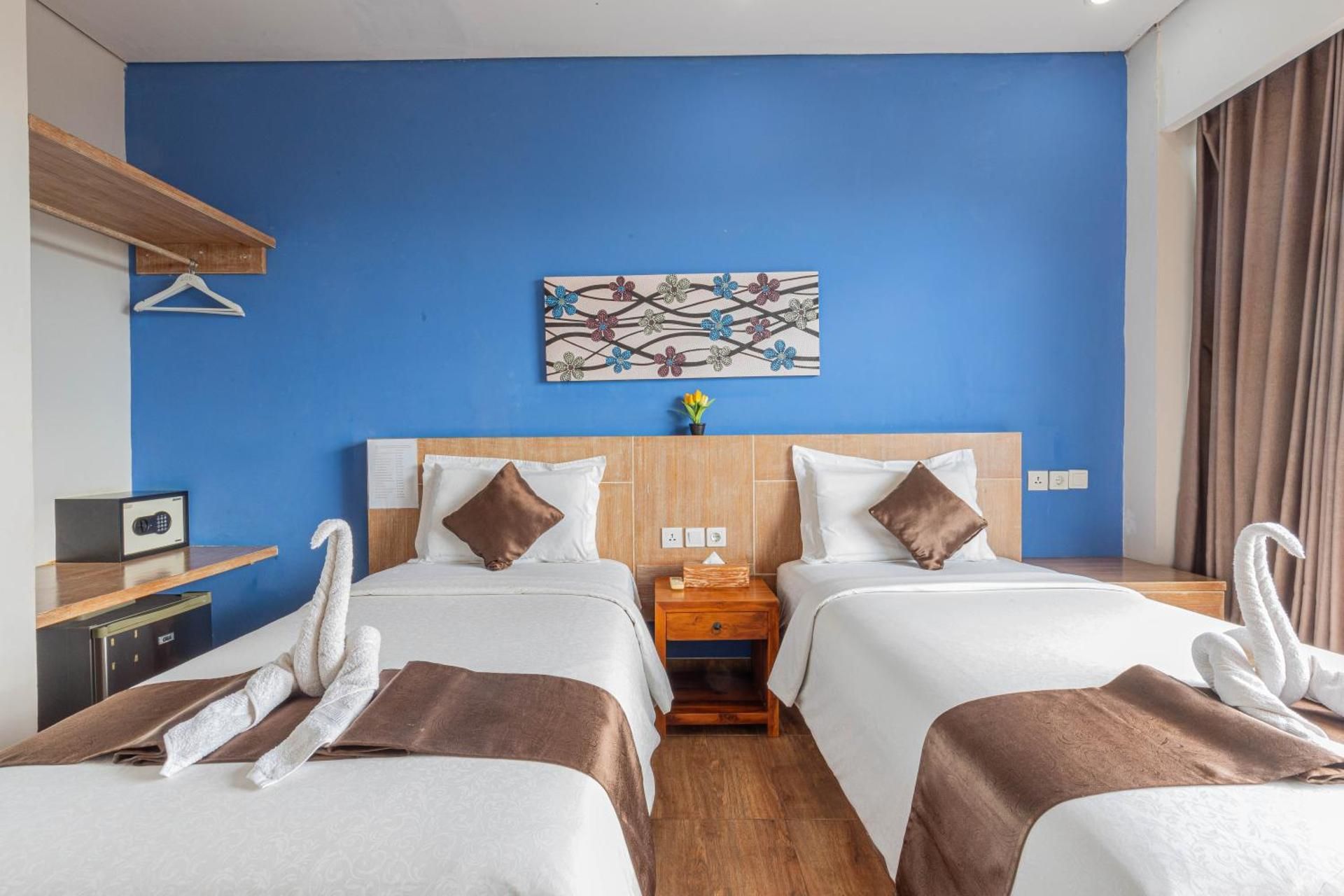 Twin Room with Balcony