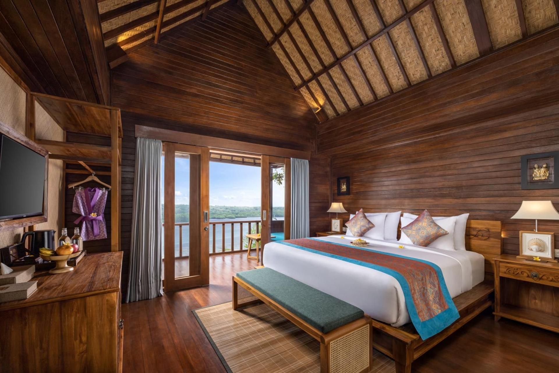 Wooden Lodge with Sea View with Daily Afternoon Tea