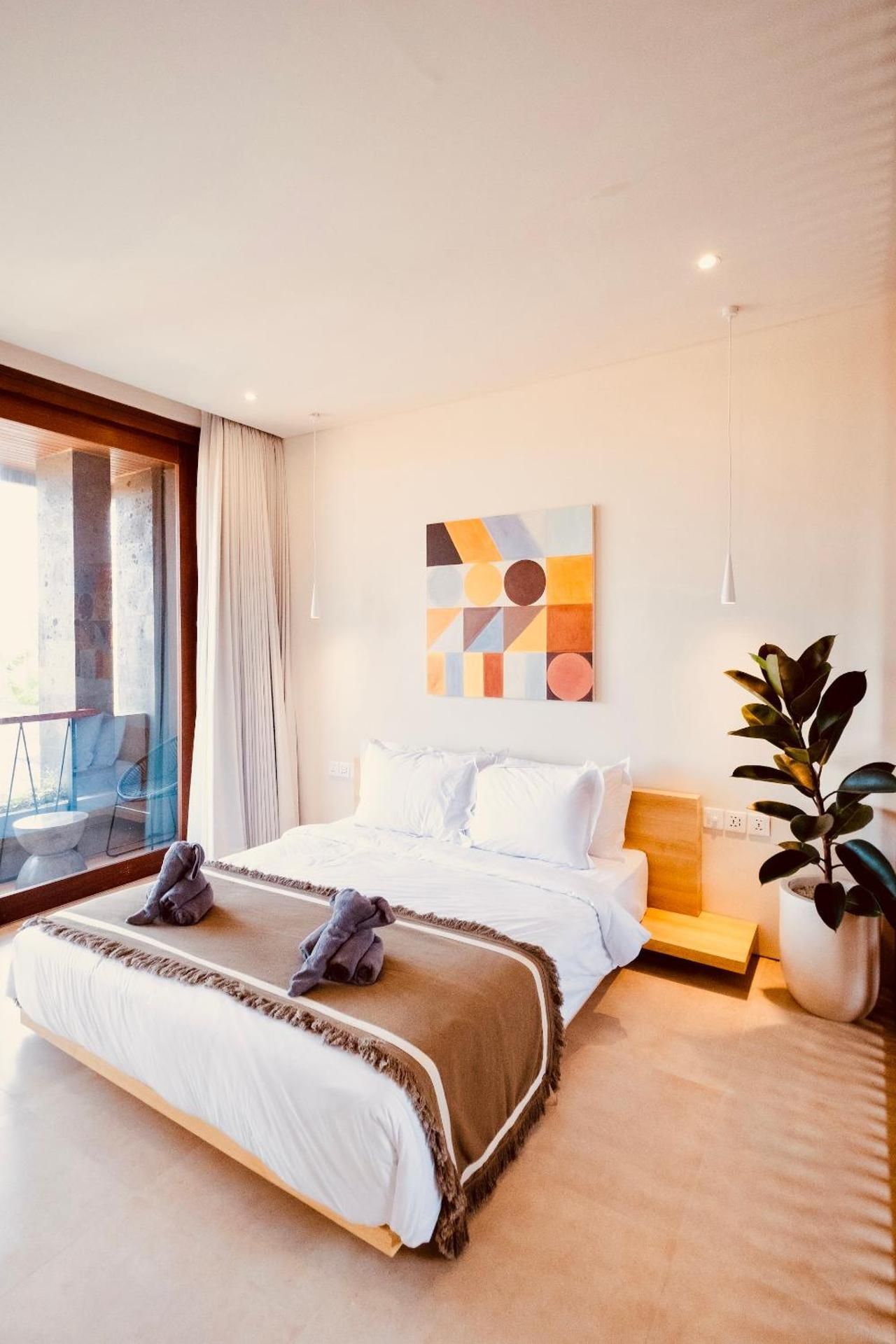 DELUXE APARTMENT