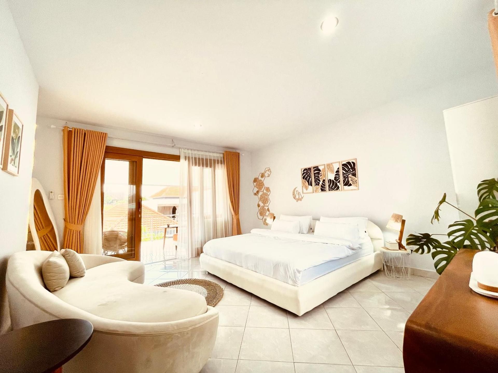 Deluxe Double Room (2 Adults + 1 Child)