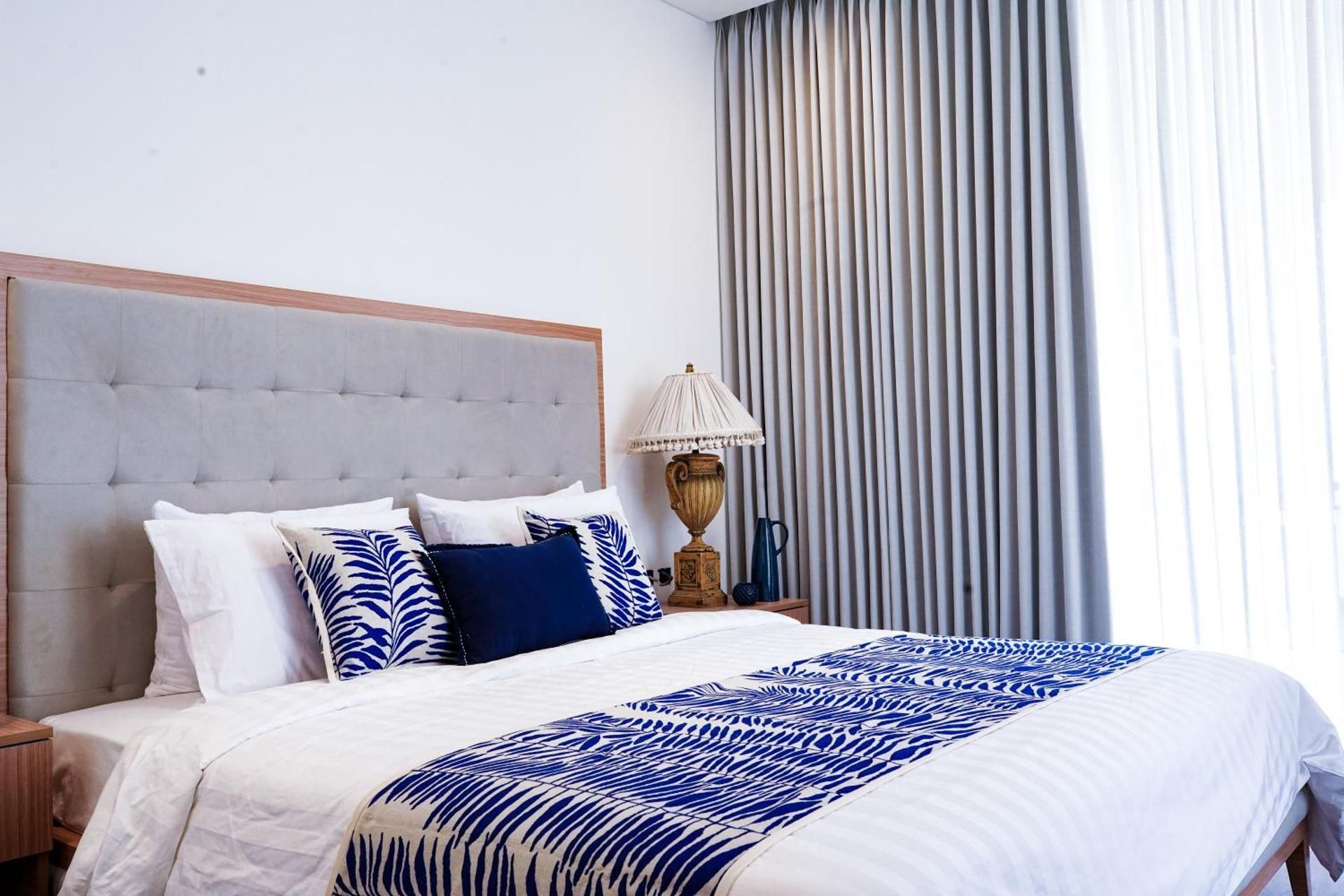 King Suite with Pool View