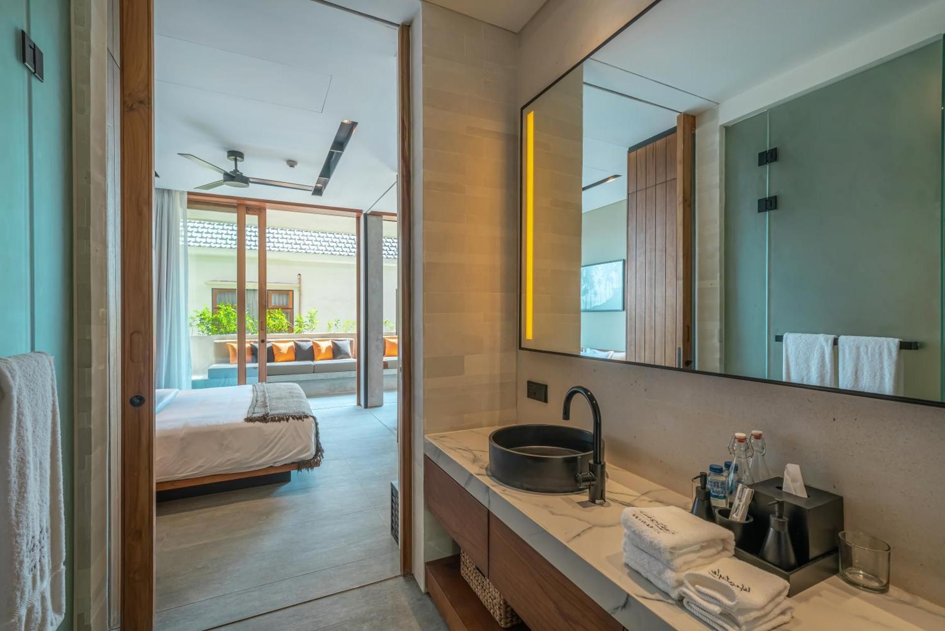 One-Bedroom Apartment with Balcony