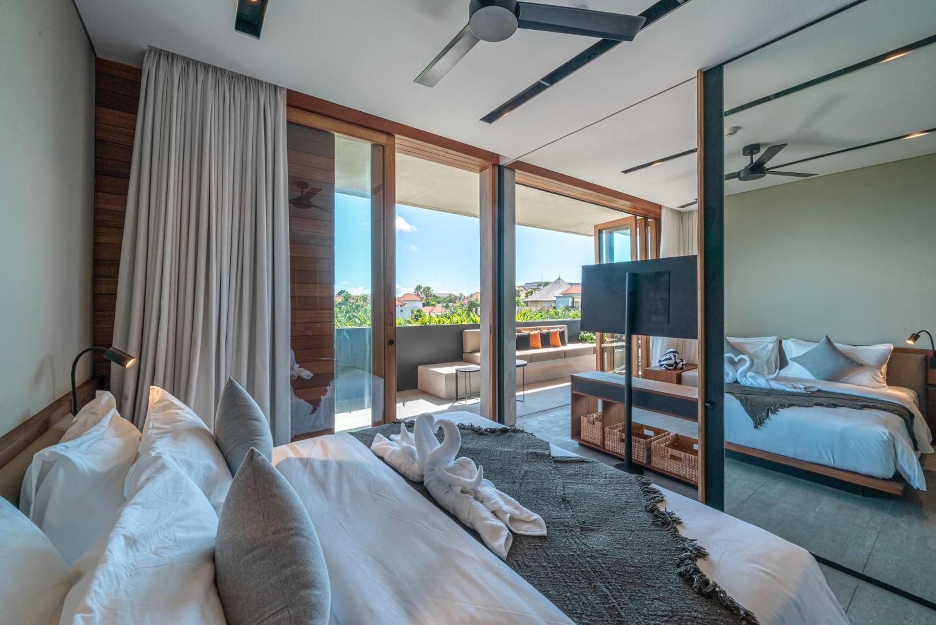 One Bedroom Apartment - Corner Terrace with Sauna and Ice Bath