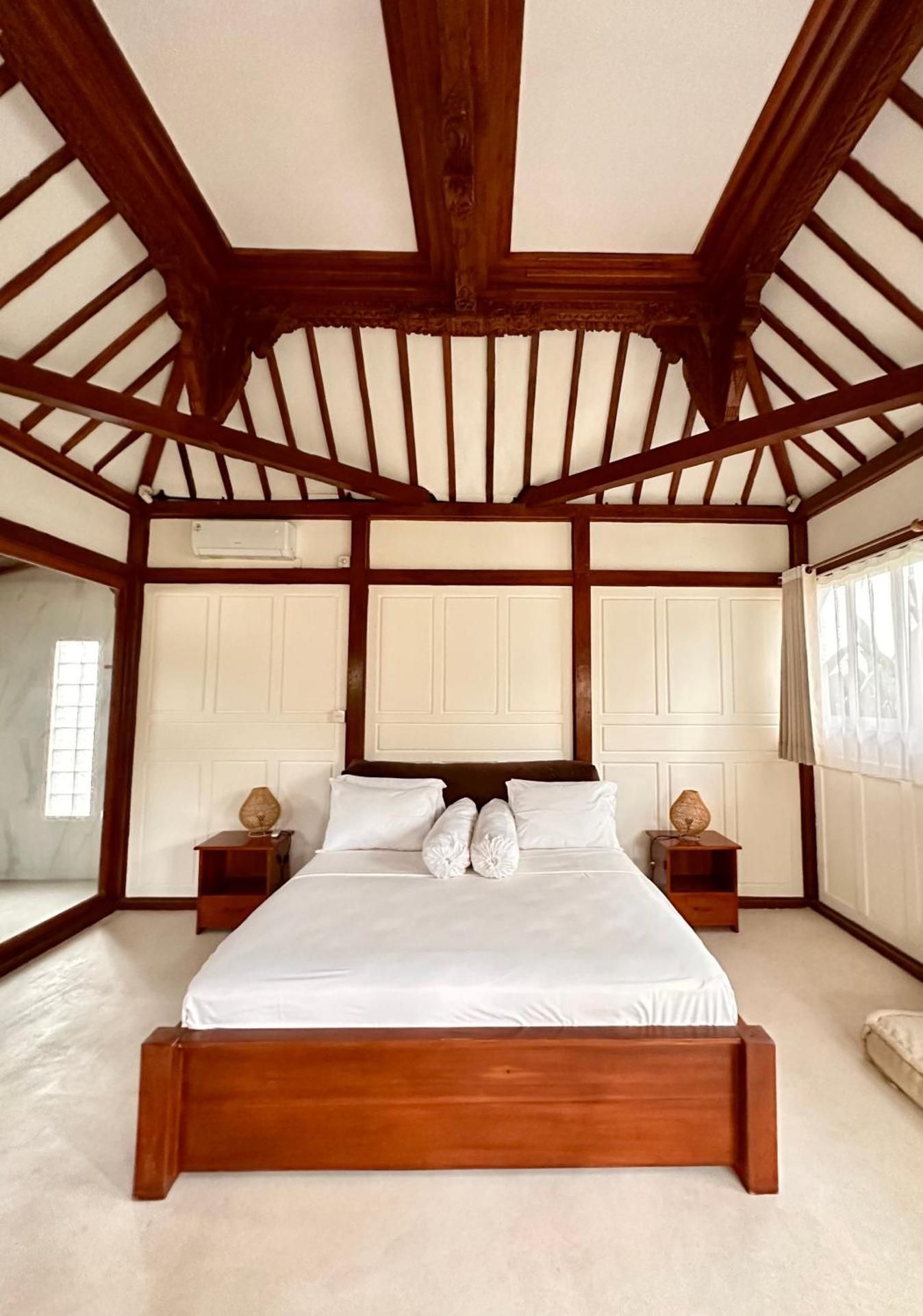 Superior King Suite
