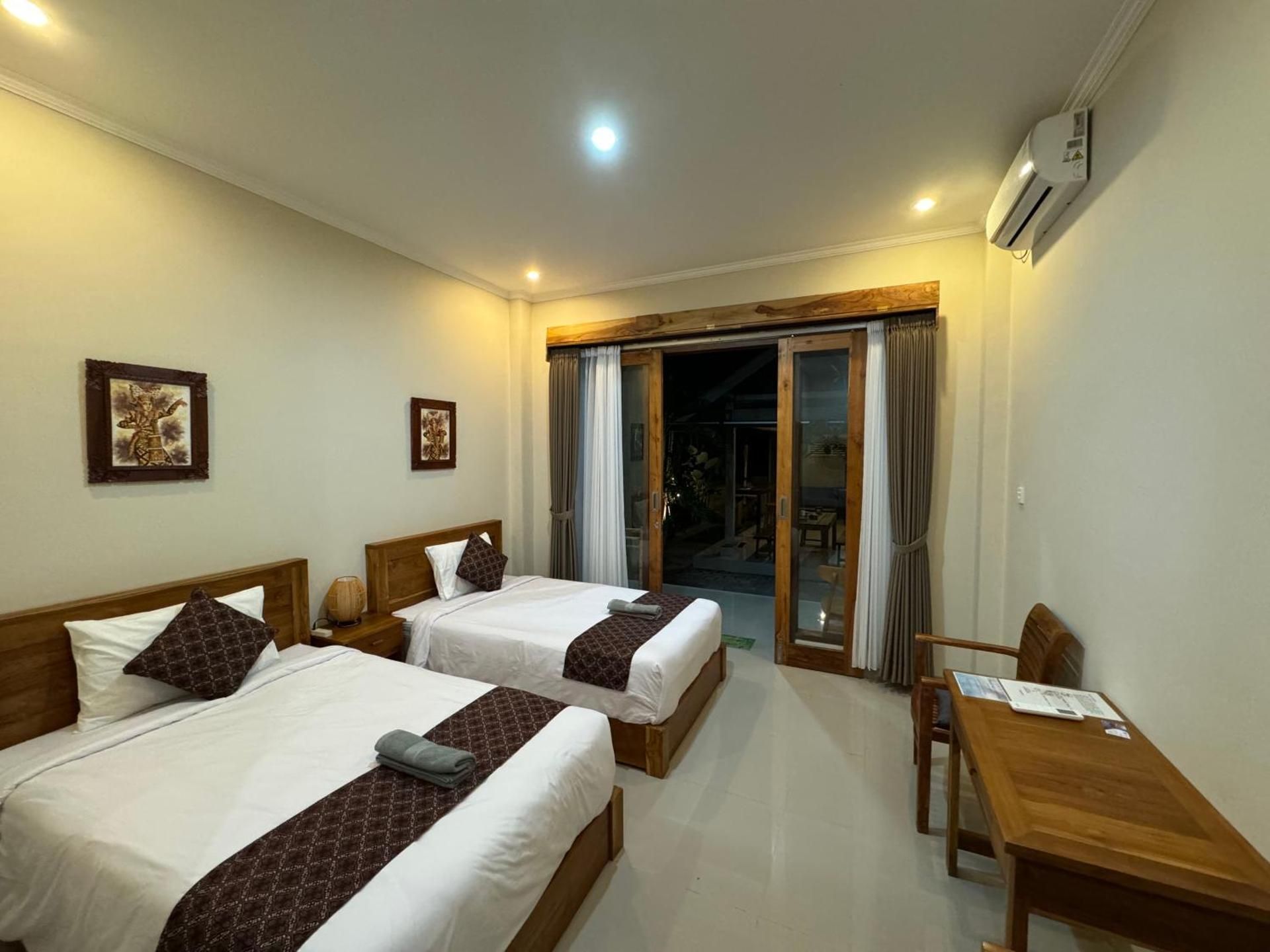 Standard Twin Room
