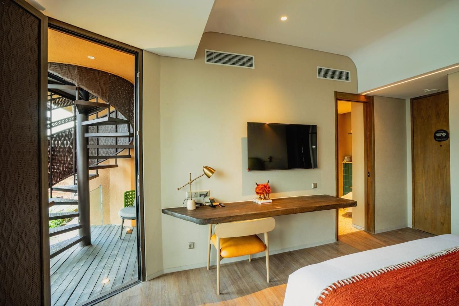 Eureka Rooftop Studio King