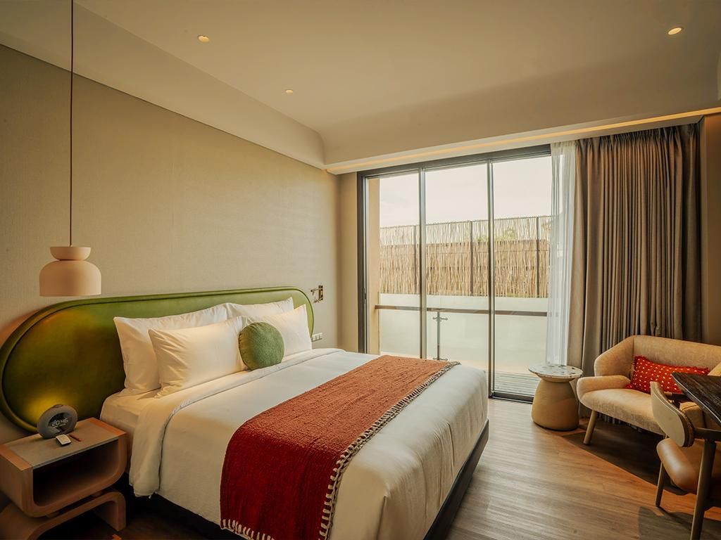 Tropical Studio King