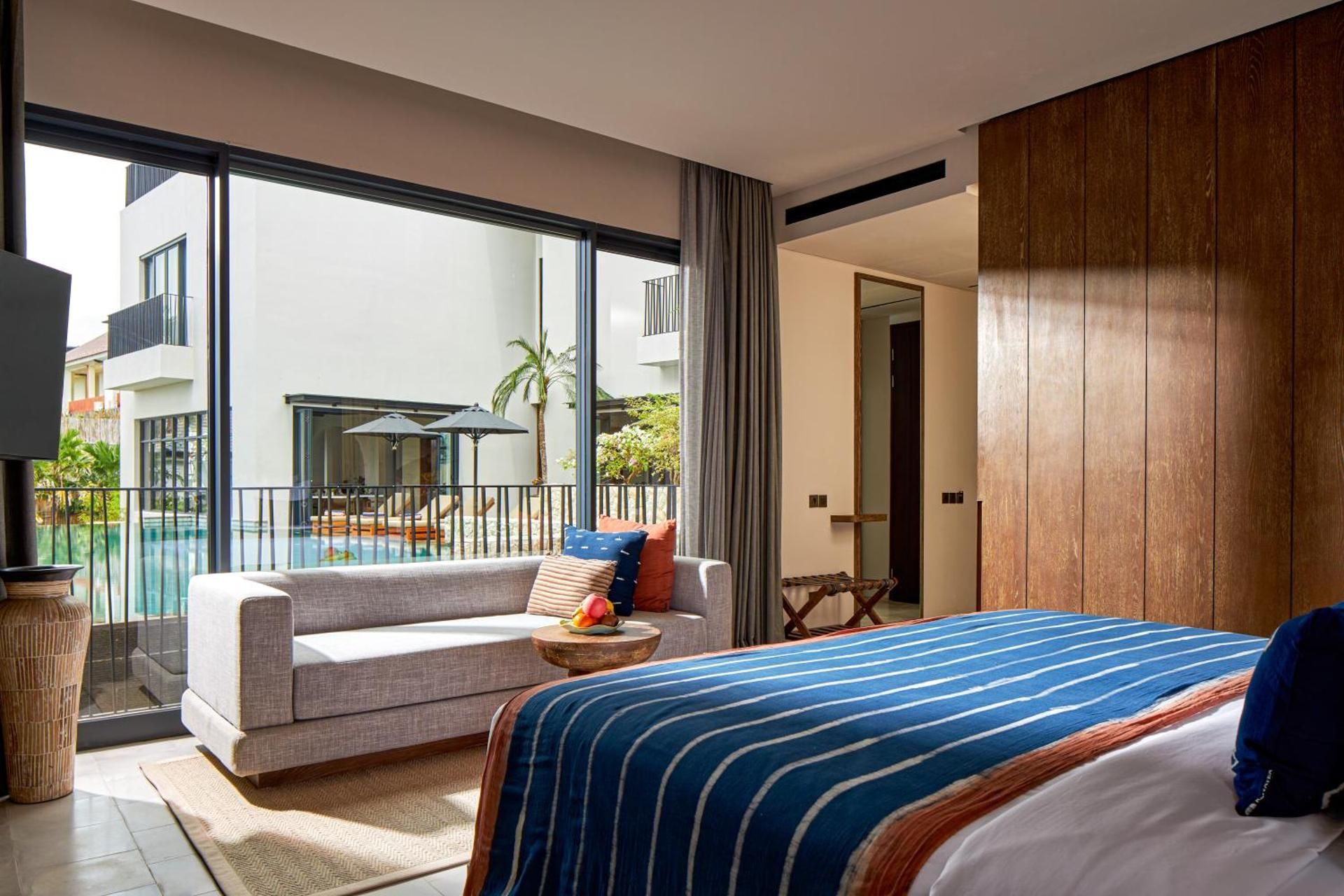 King Bed Deluxe Pool