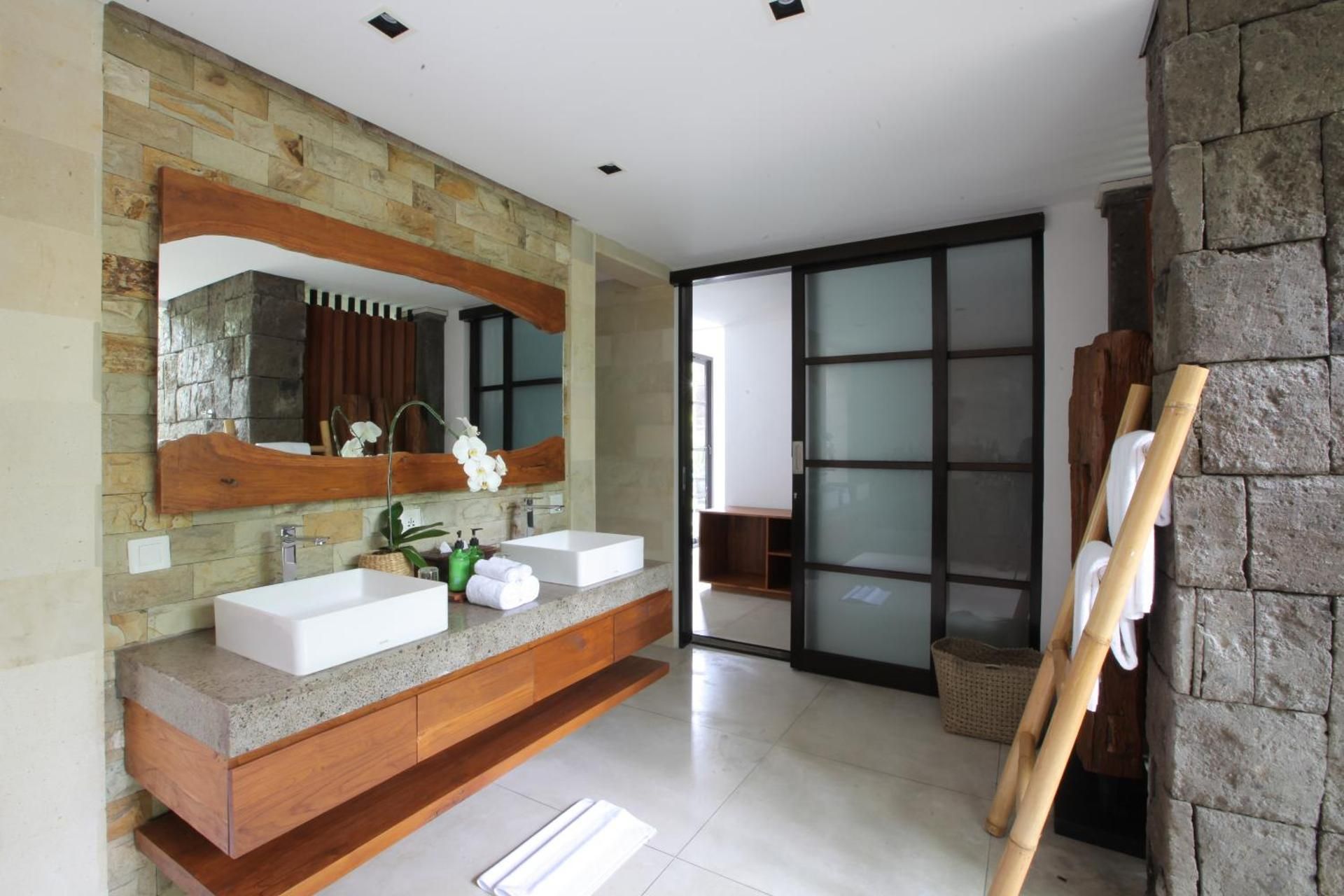 One-Bedroom Pool View