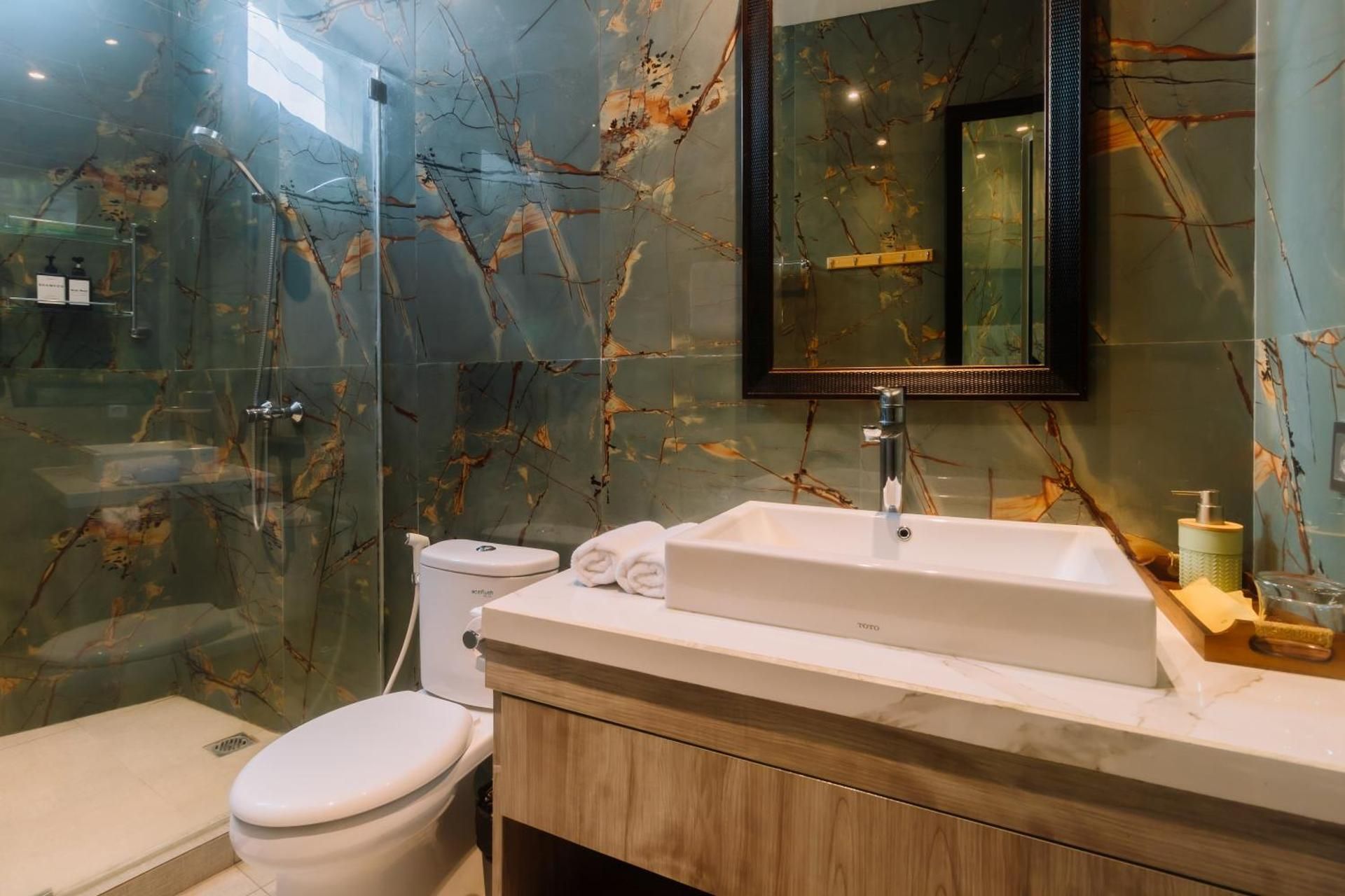 Octa Canggu Villa and Condotel Suite with Pool View 2