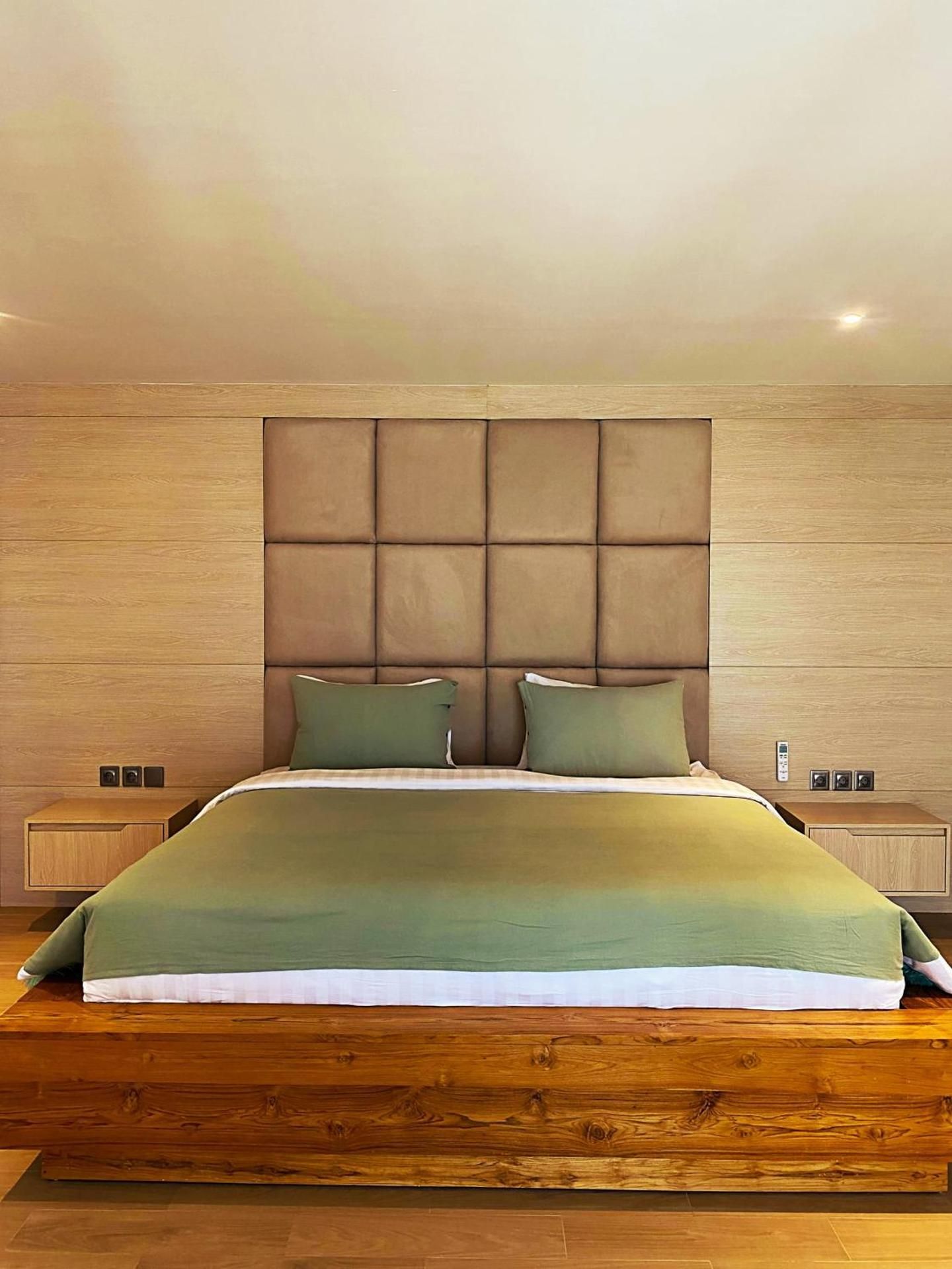 One-Bedroom Loft Apartment with Balcony