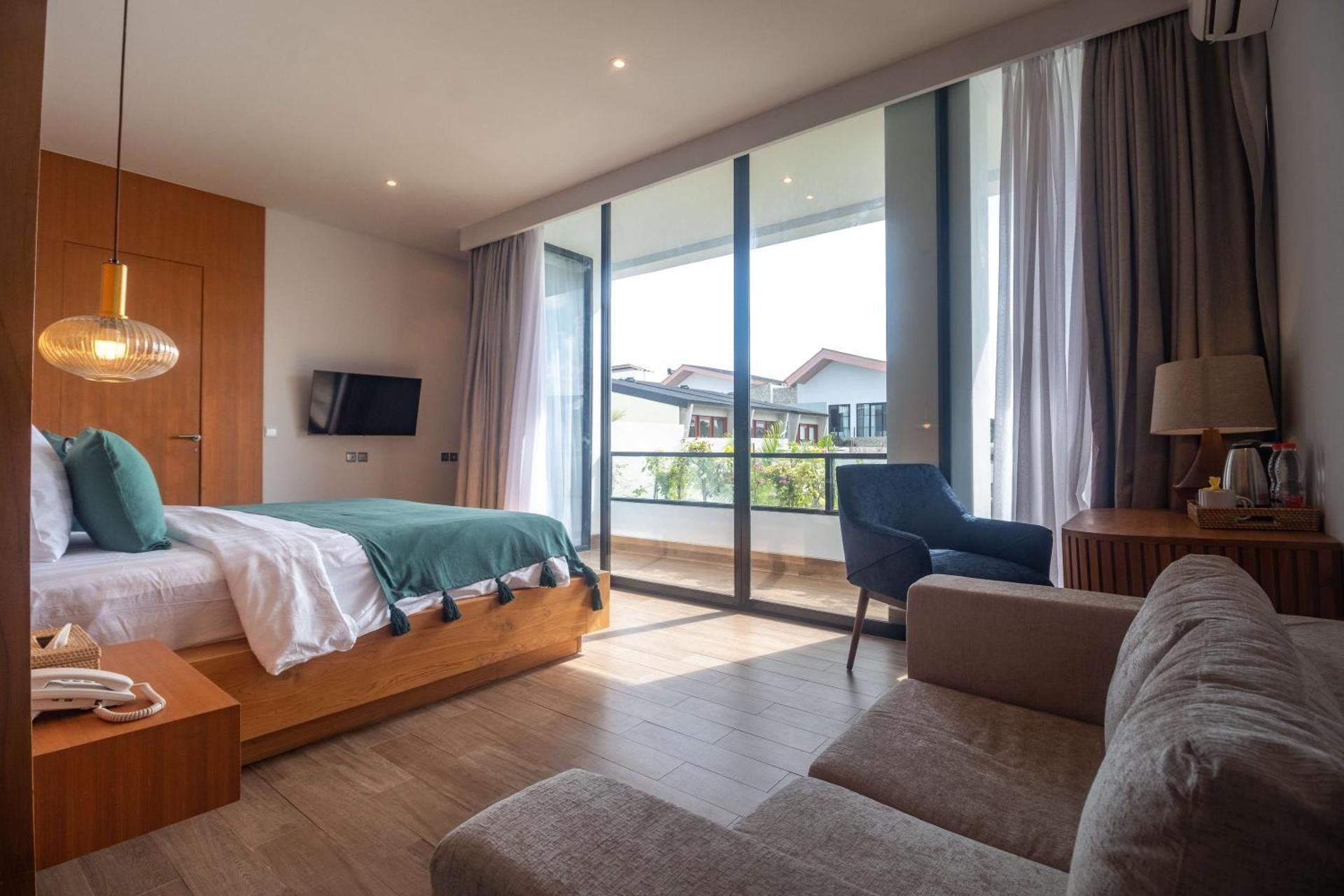 Deluxe with Pool and Garden Access