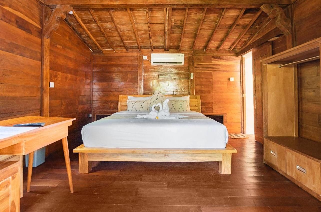 King Room with Pool View