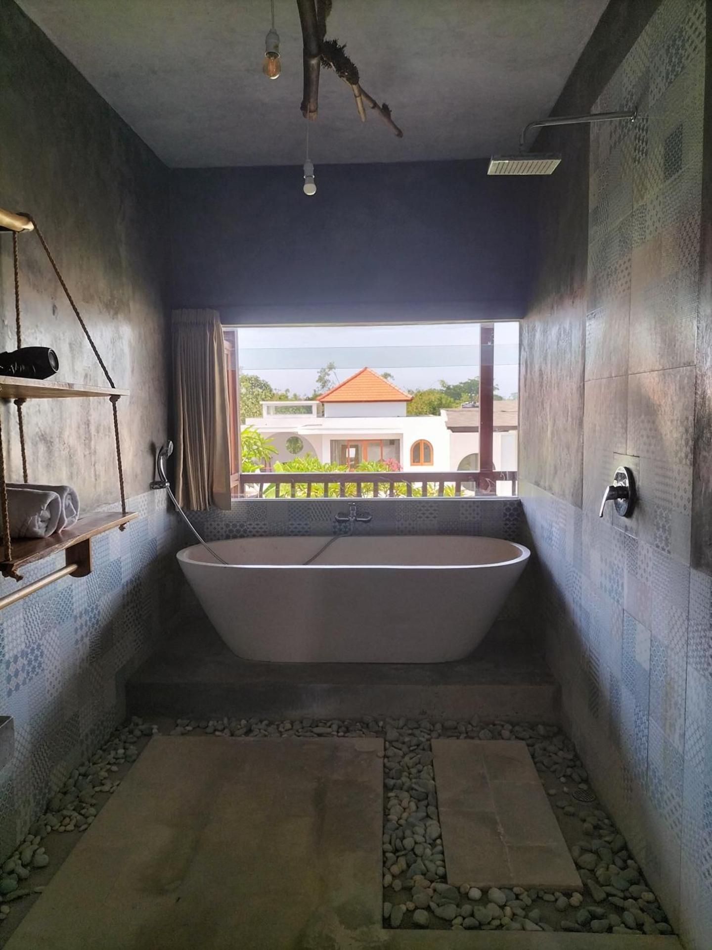 Luxury Sweet Room with Garden View & Bathtub 