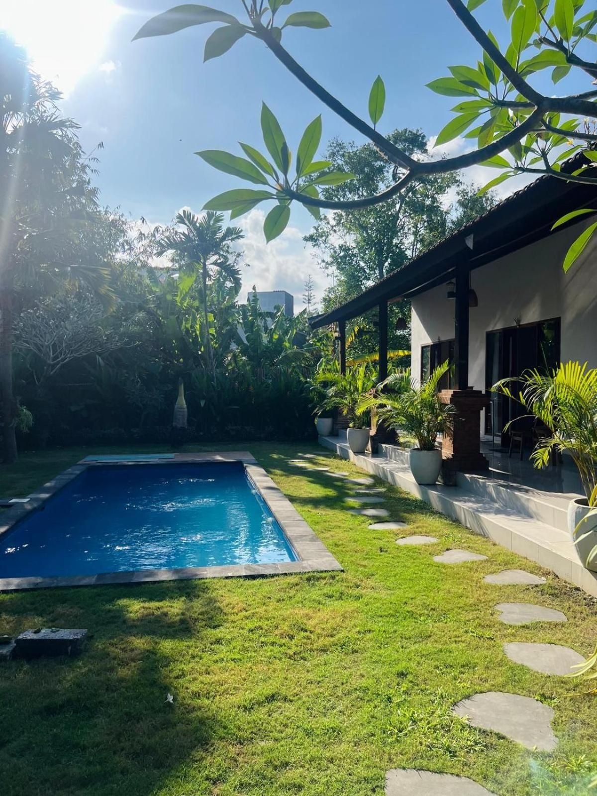 Wiryaroja Guest House