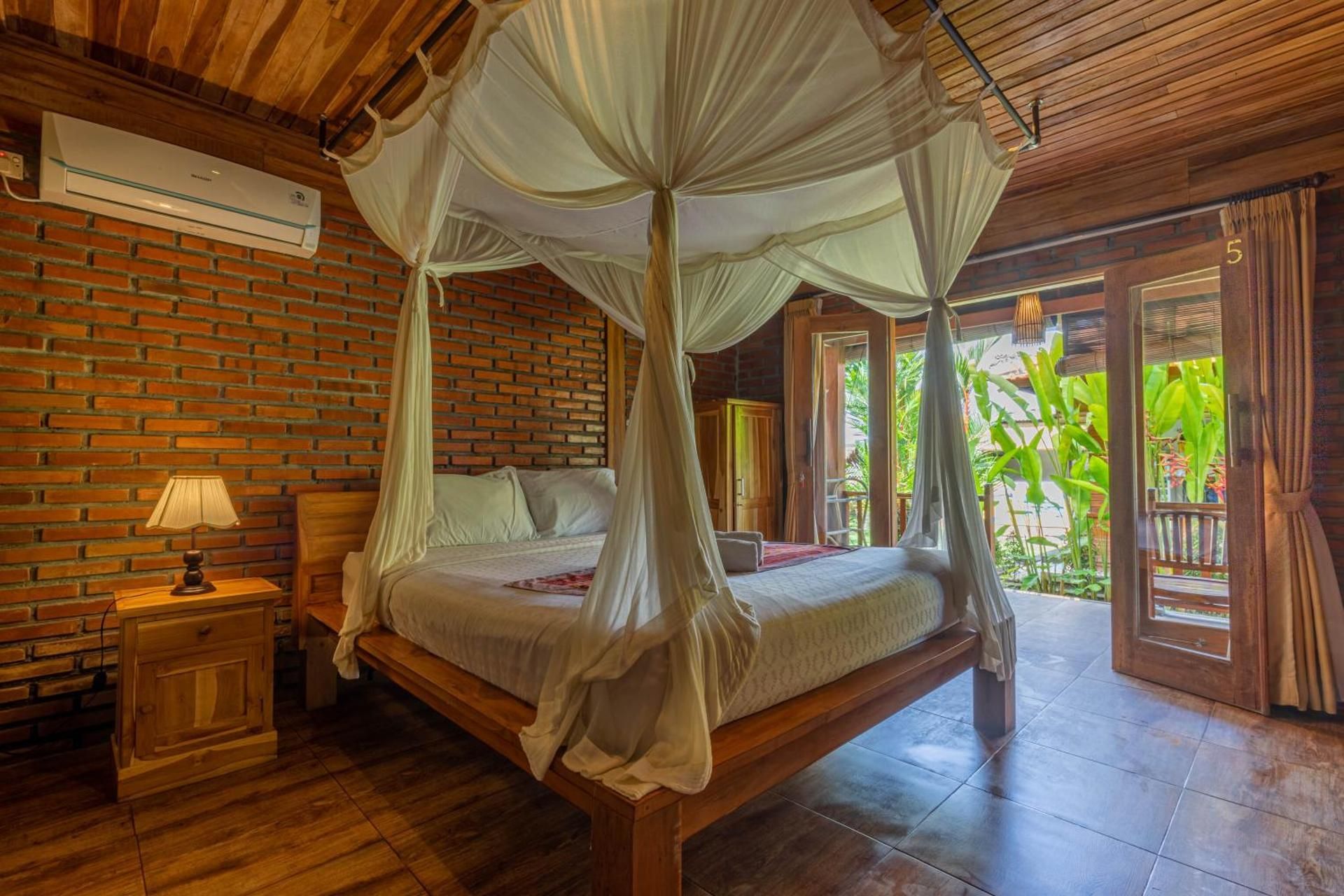 Deluxe Room Pool View