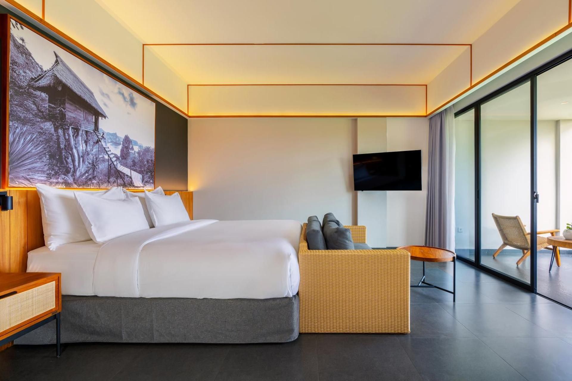 Executive - 1 King Bed, Corner Room