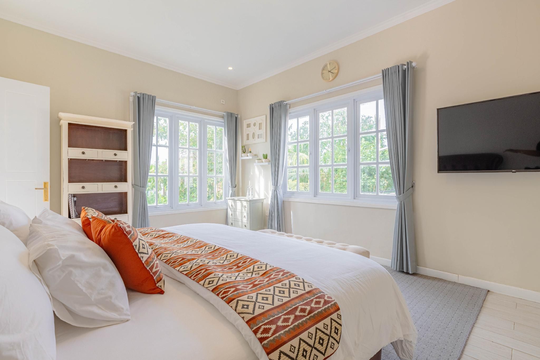 Junior Suite with King Bed