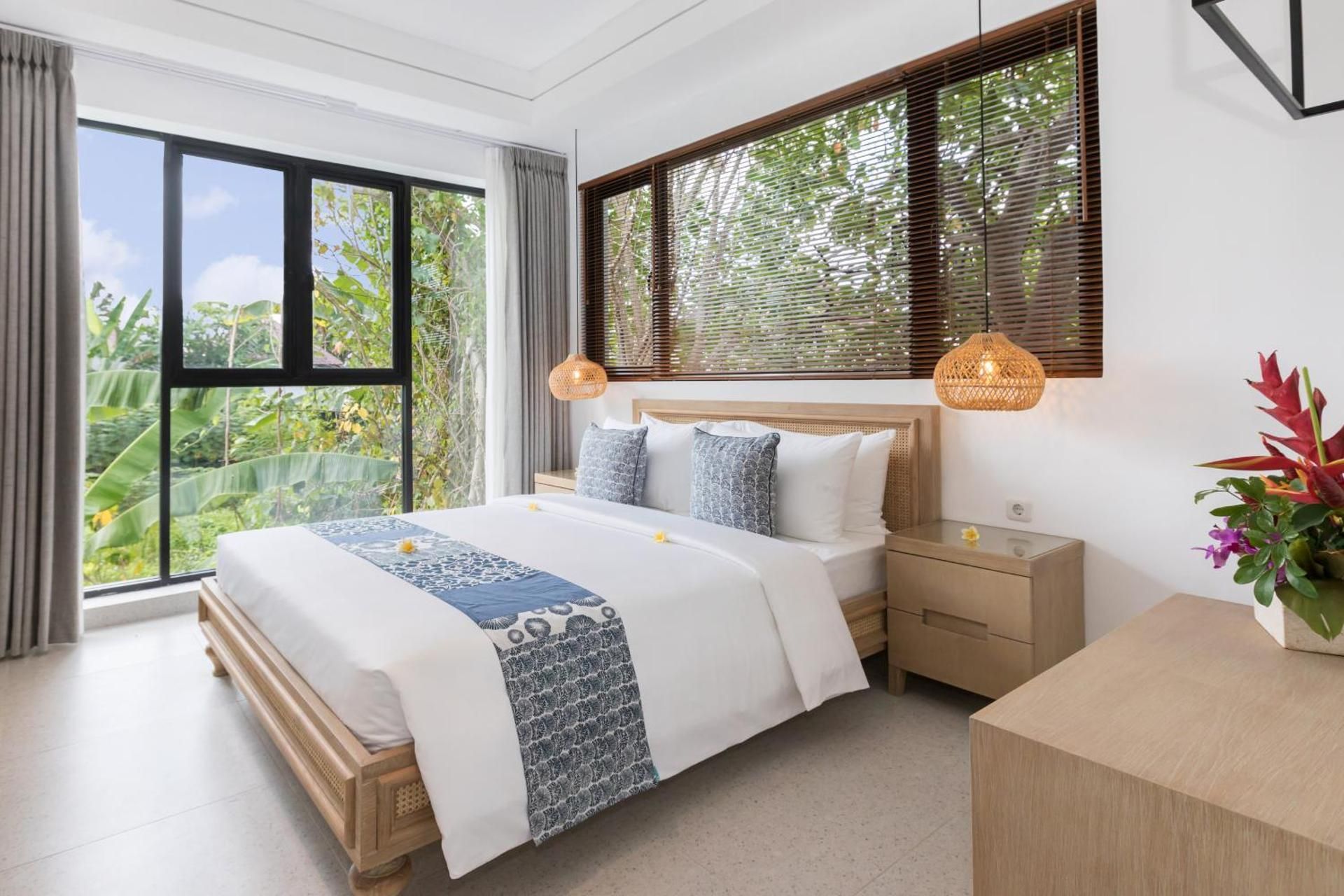 Six Bedrooms Villa with Free Mini-bar