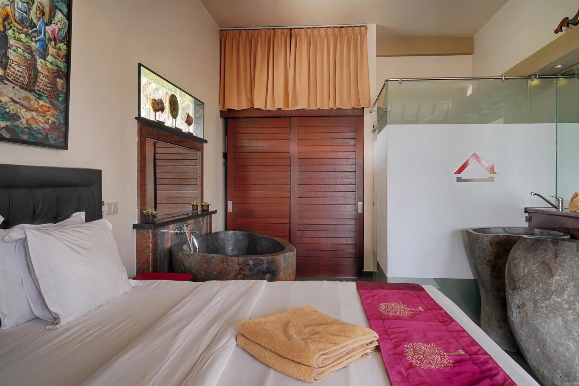 Deluxe Double Room with Bath