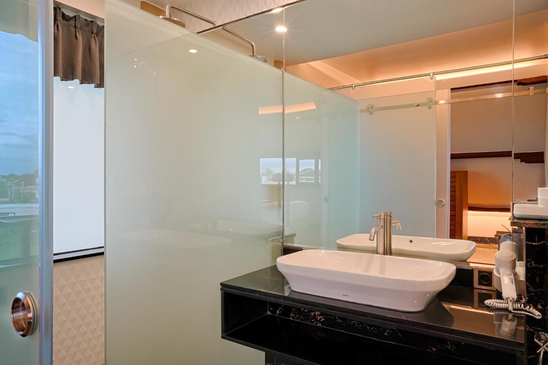 Junior Suite with Garden View