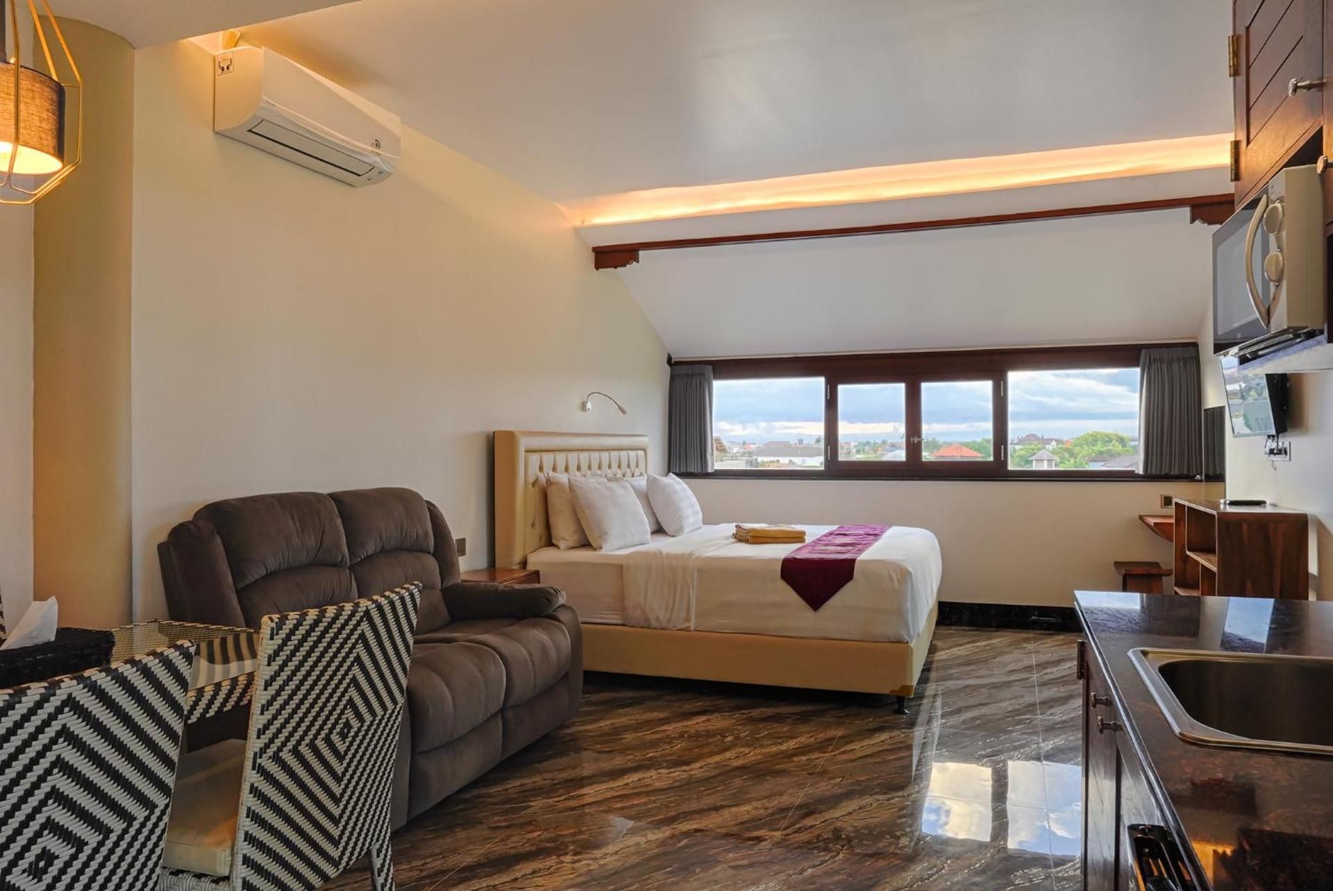 Junior Suite with Garden View