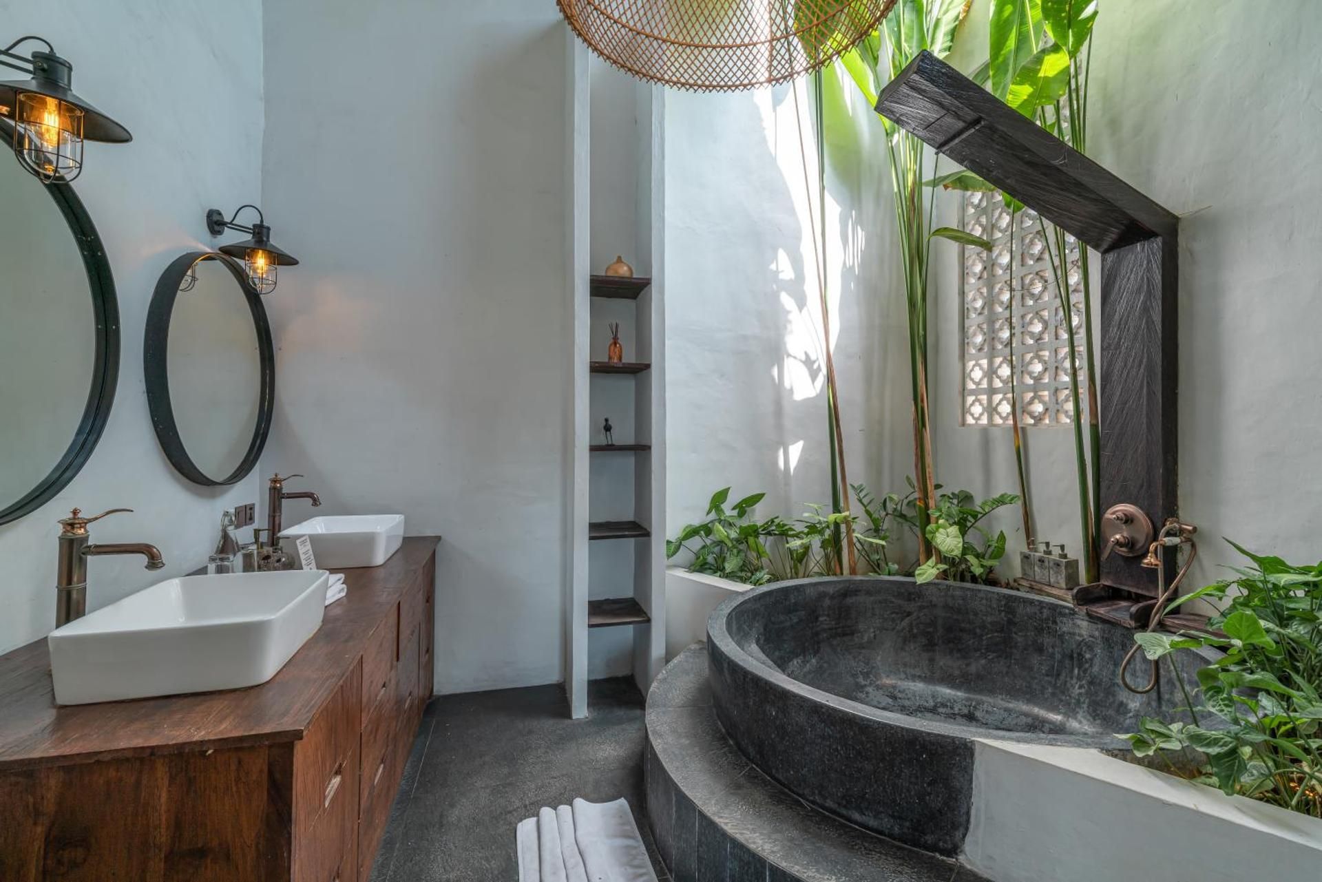 Yuka - Beautiful 3BR Sunset Villa In Canggu