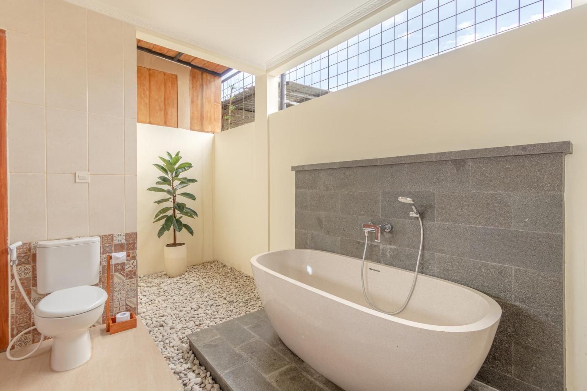 Suite with Pool View
