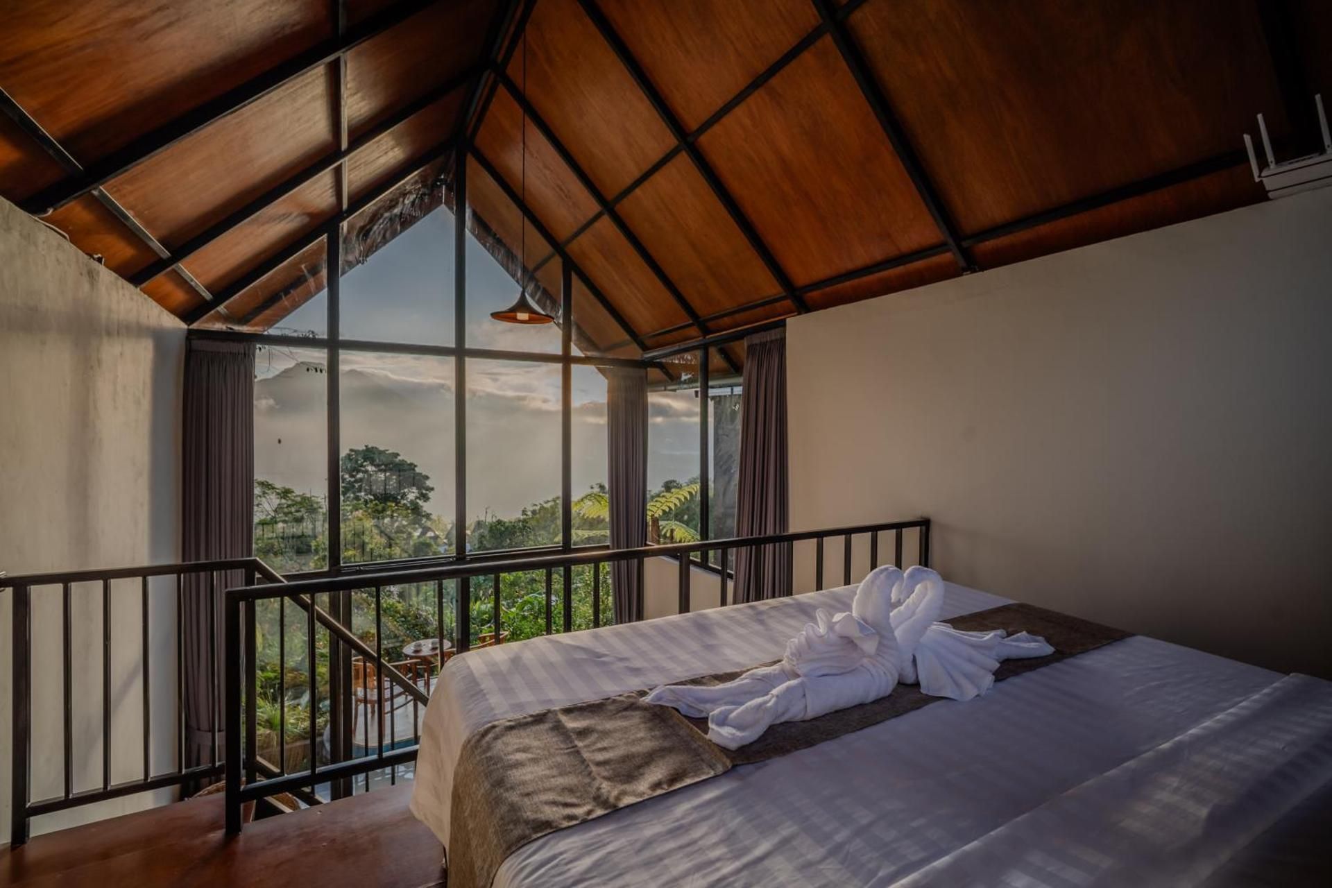 Suite with Mountain View