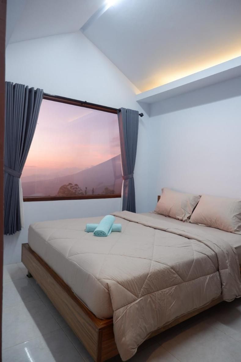 Mountain and Garden View Bungalow